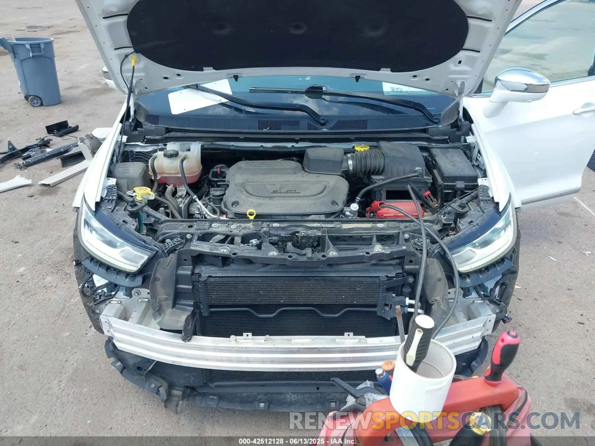 10 Photograph of a damaged car 2C4RC1GG5NR112152 CHRYSLER PACIFICA 2022