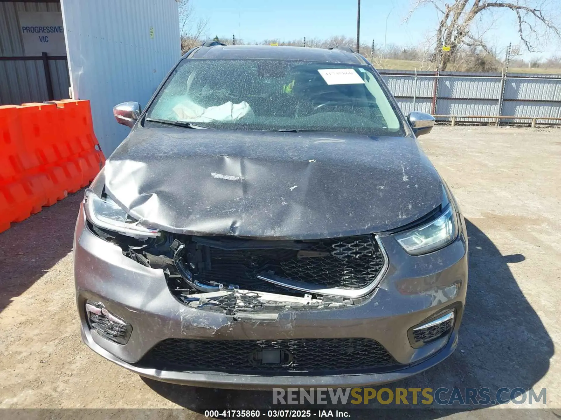 12 Photograph of a damaged car 2C4RC1GG6NR134127 CHRYSLER PACIFICA 2022