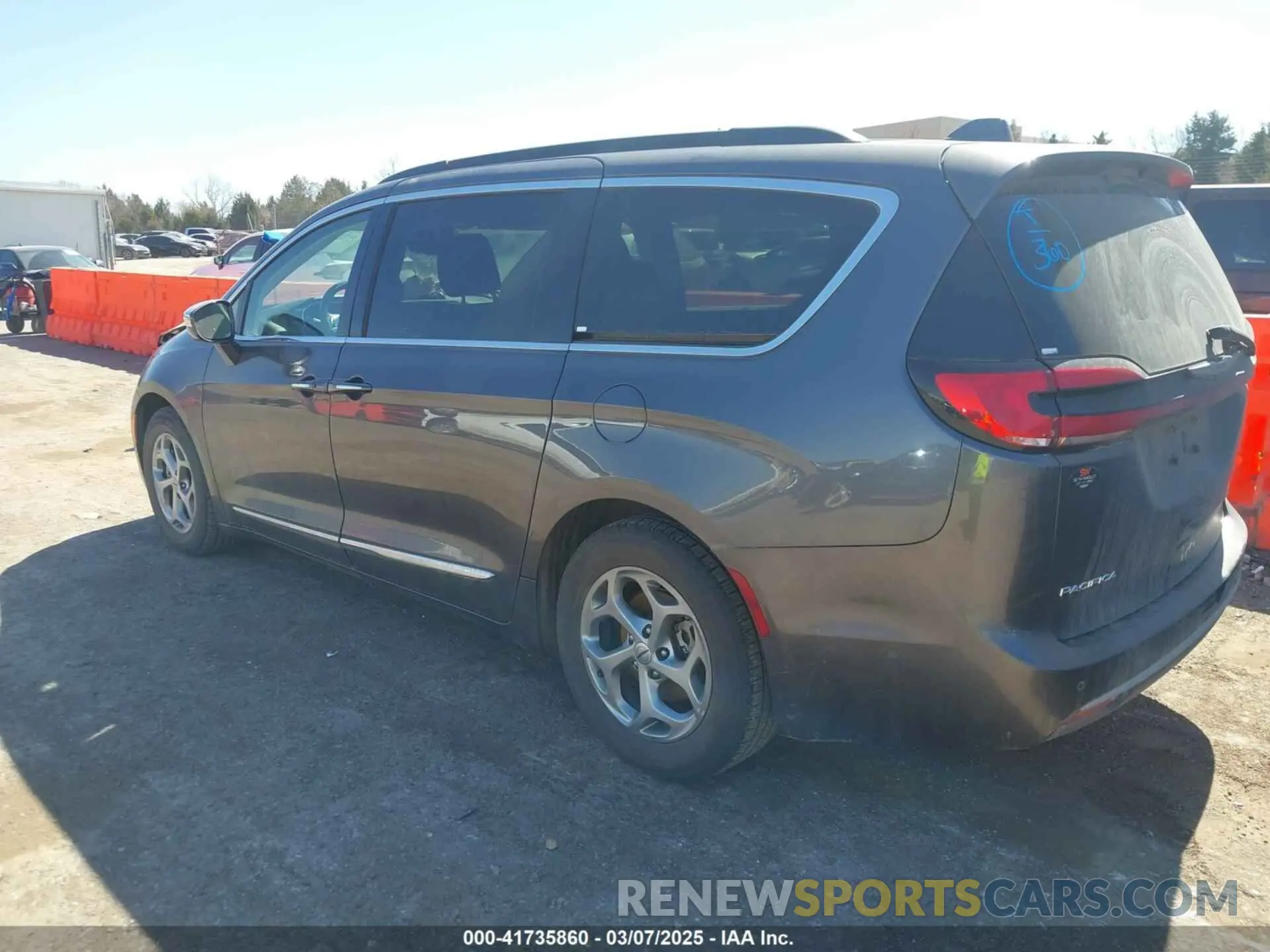 3 Photograph of a damaged car 2C4RC1GG6NR134127 CHRYSLER PACIFICA 2022