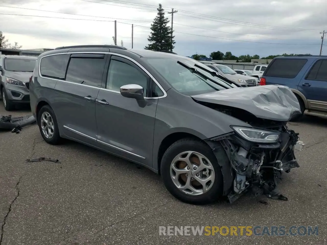 4 Photograph of a damaged car 2C4RC1GG8NR171034 CHRYSLER PACIFICA 2022