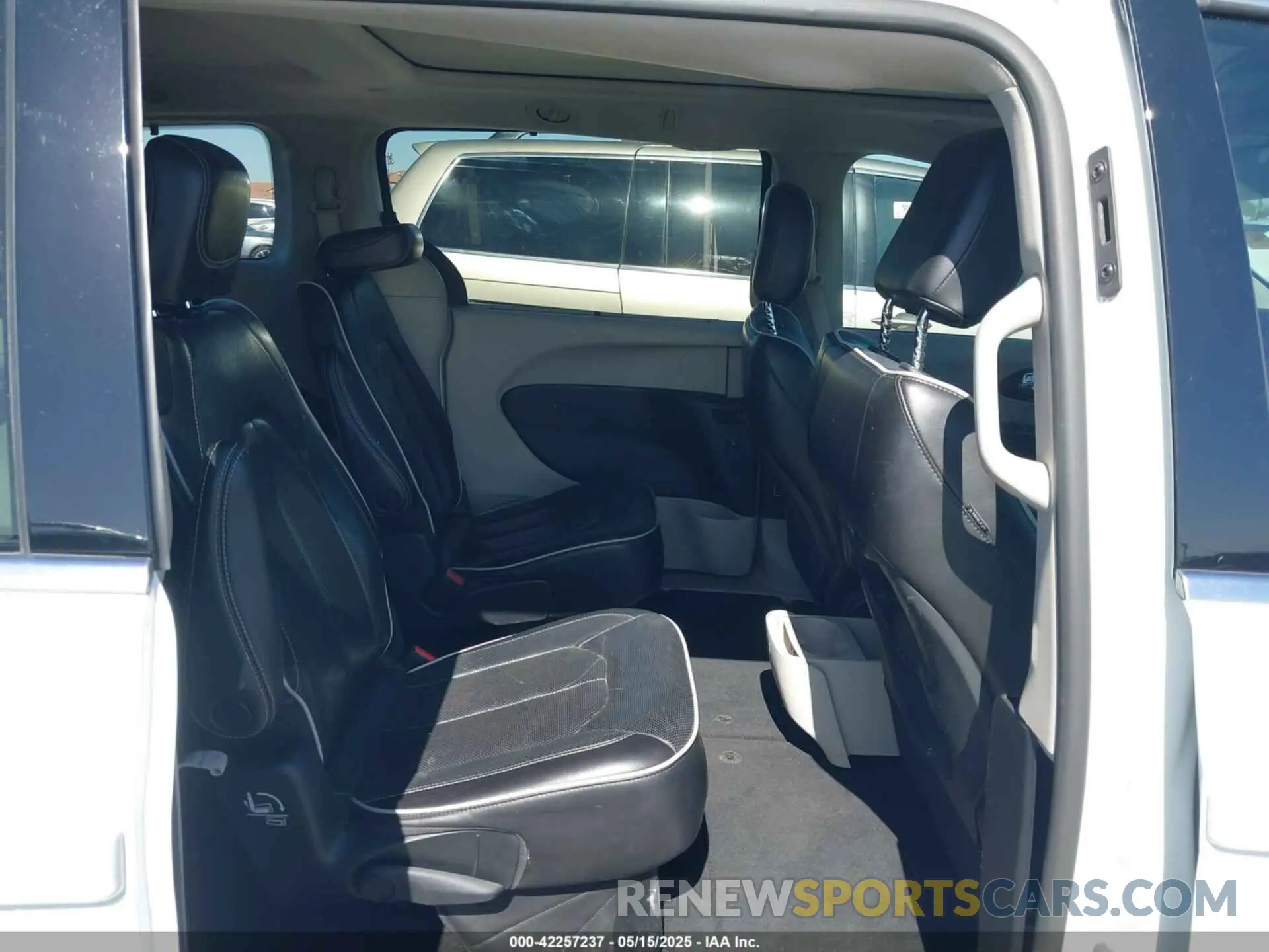 8 Фотография поврежденного автомобиля 2C4RC1GG9NR193284 CHRYSLER PACIFICA 2022