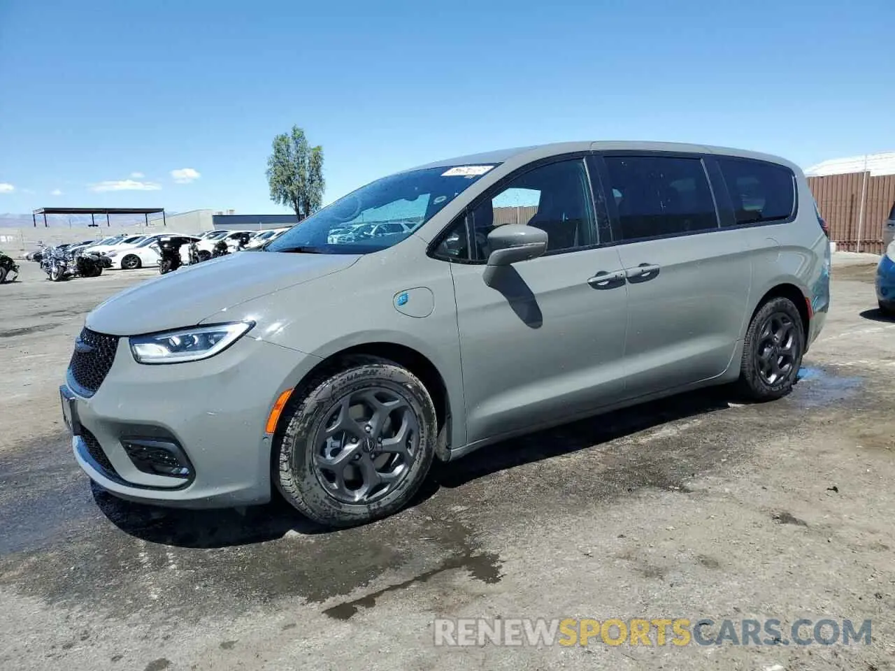 1 Photograph of a damaged car 2C4RC1L71NR134672 CHRYSLER PACIFICA 2022