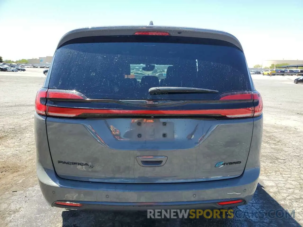 6 Photograph of a damaged car 2C4RC1L71NR134672 CHRYSLER PACIFICA 2022