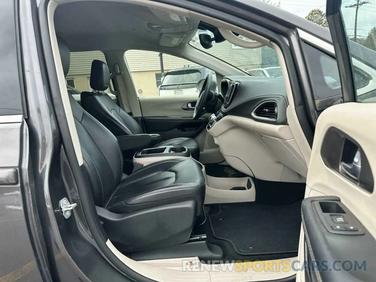 5 Фотография поврежденного автомобиля 2C4RC1L75NR139518 CHRYSLER PACIFICA 2022