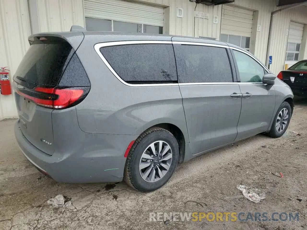 3 Фотография поврежденного автомобиля 2C4RC1L76NR121111 CHRYSLER PACIFICA 2022