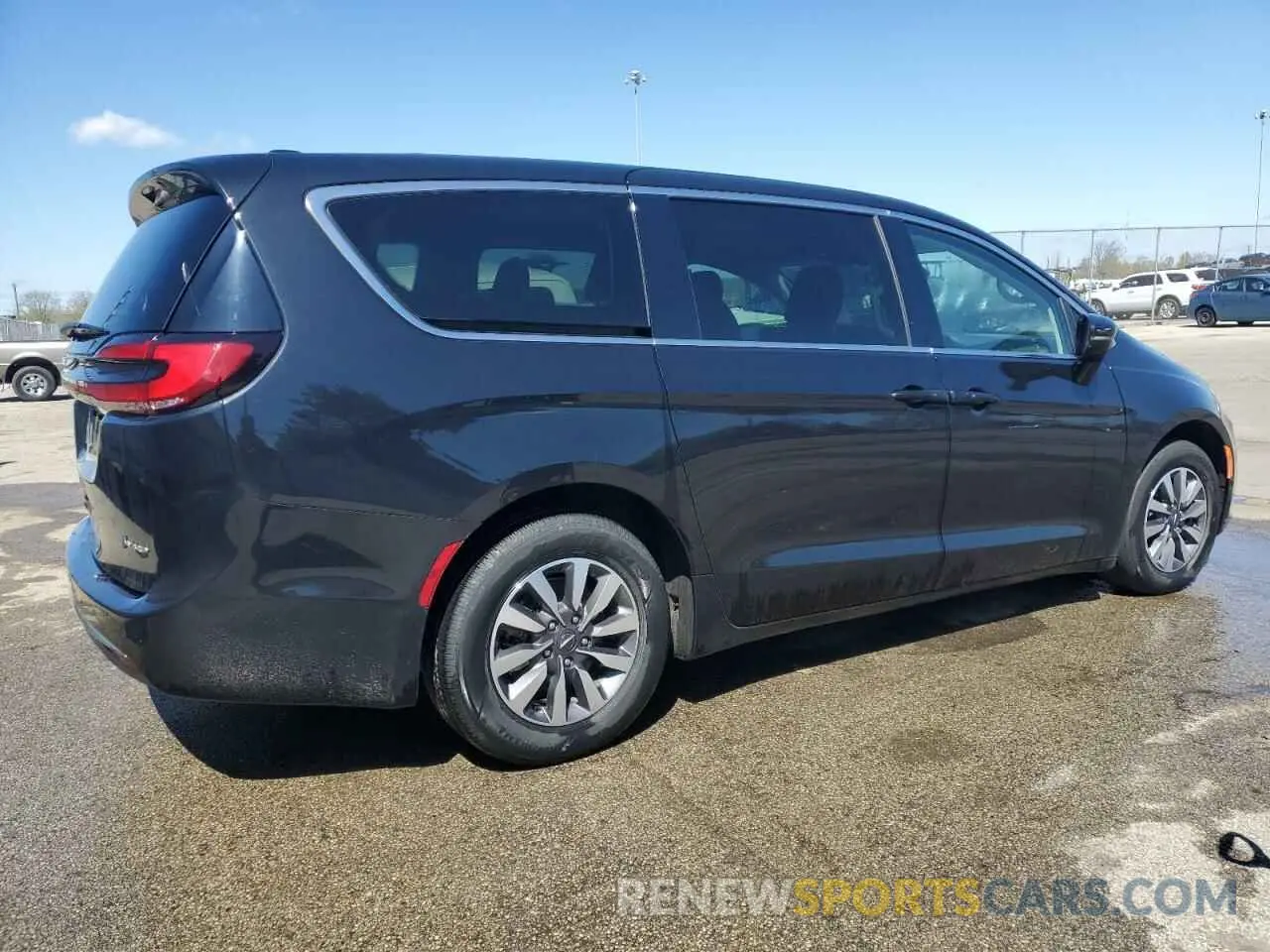 3 Photograph of a damaged car 2C4RC1L7XNR148070 CHRYSLER PACIFICA 2022