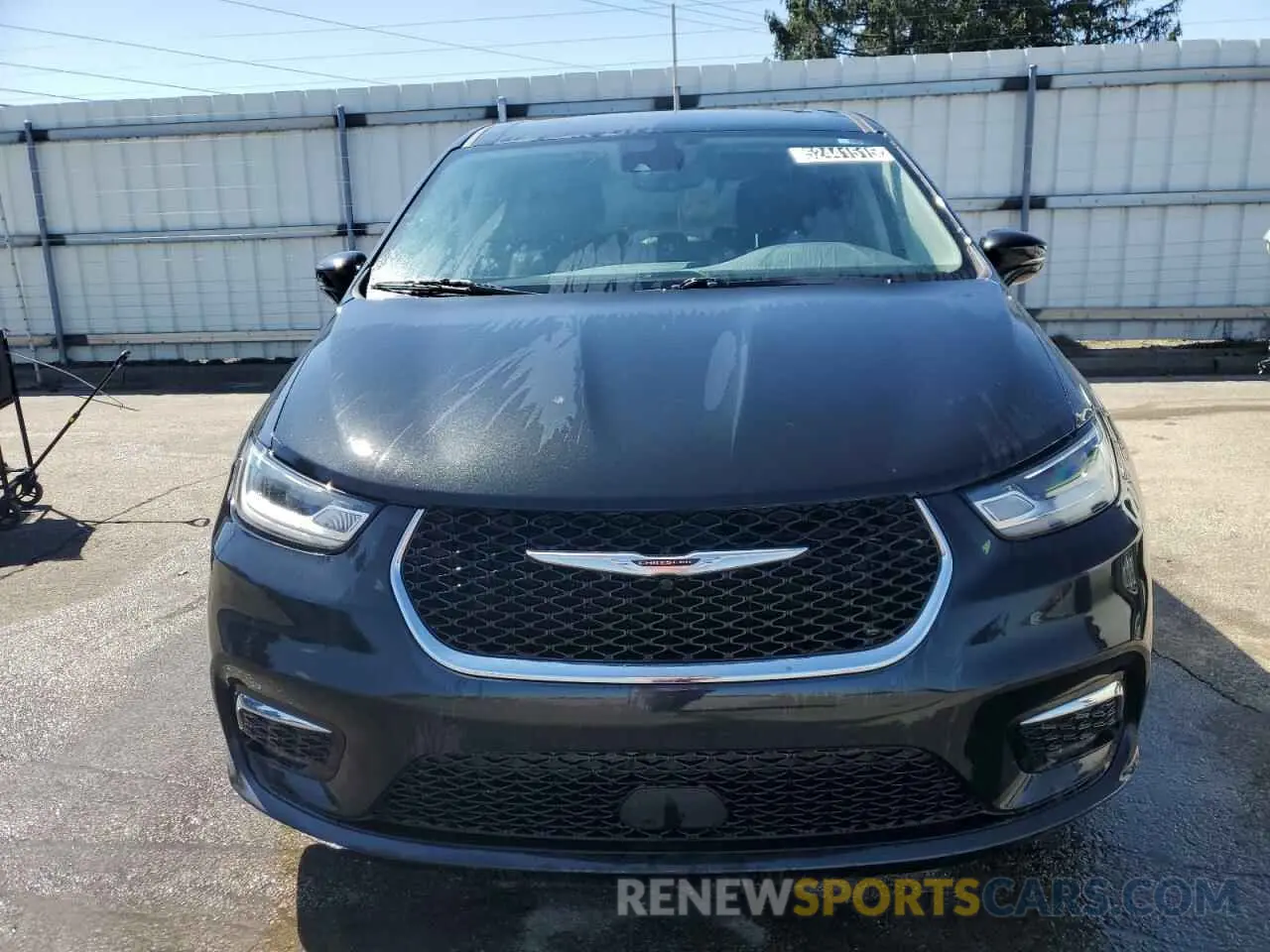 5 Photograph of a damaged car 2C4RC1L7XNR148070 CHRYSLER PACIFICA 2022