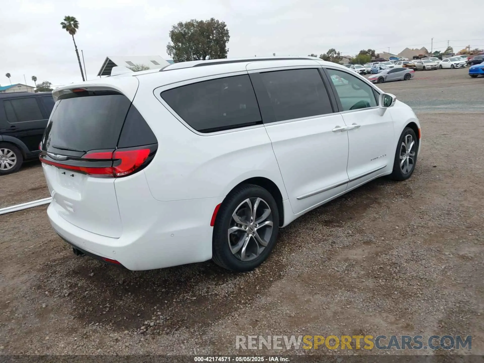 4 Фотография поврежденного автомобиля 2C4RC1PG9NR139791 CHRYSLER PACIFICA 2022