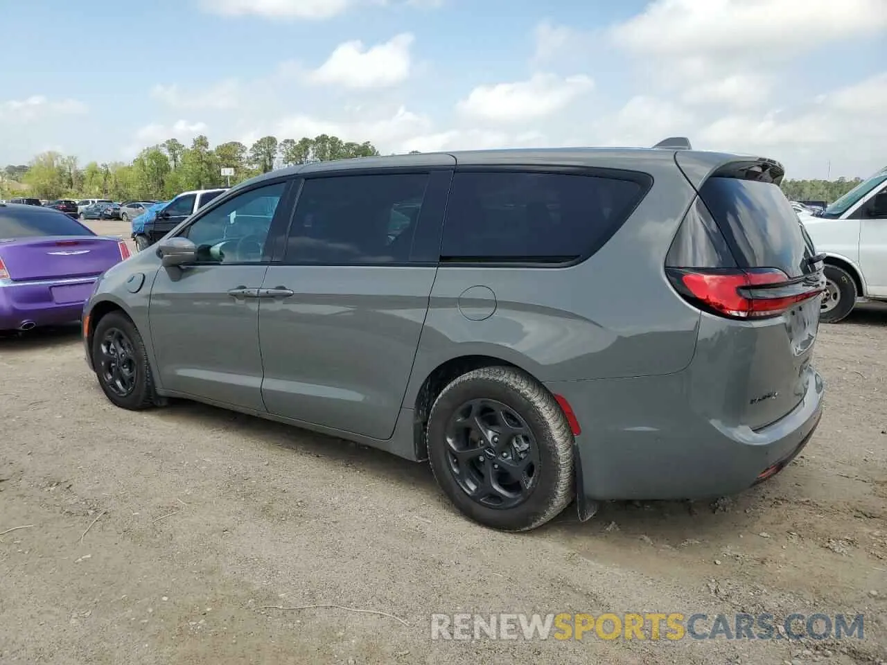 2 Photograph of a damaged car 2C4RC1S71NR148749 CHRYSLER PACIFICA 2022