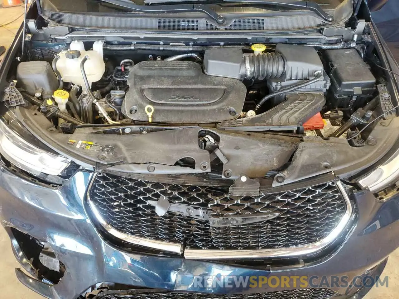 12 Photograph of a damaged car 2C4RC3BG6NR105844 CHRYSLER PACIFICA 2022