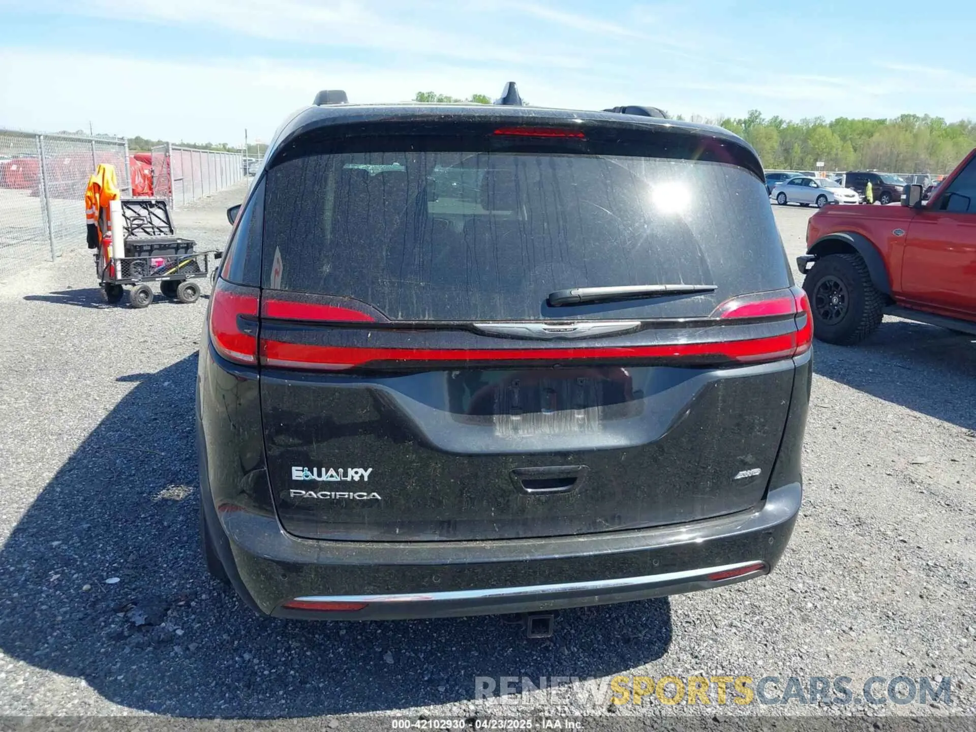 16 Фотография поврежденного автомобиля 2C4RC3BG8NR228030 CHRYSLER PACIFICA 2022