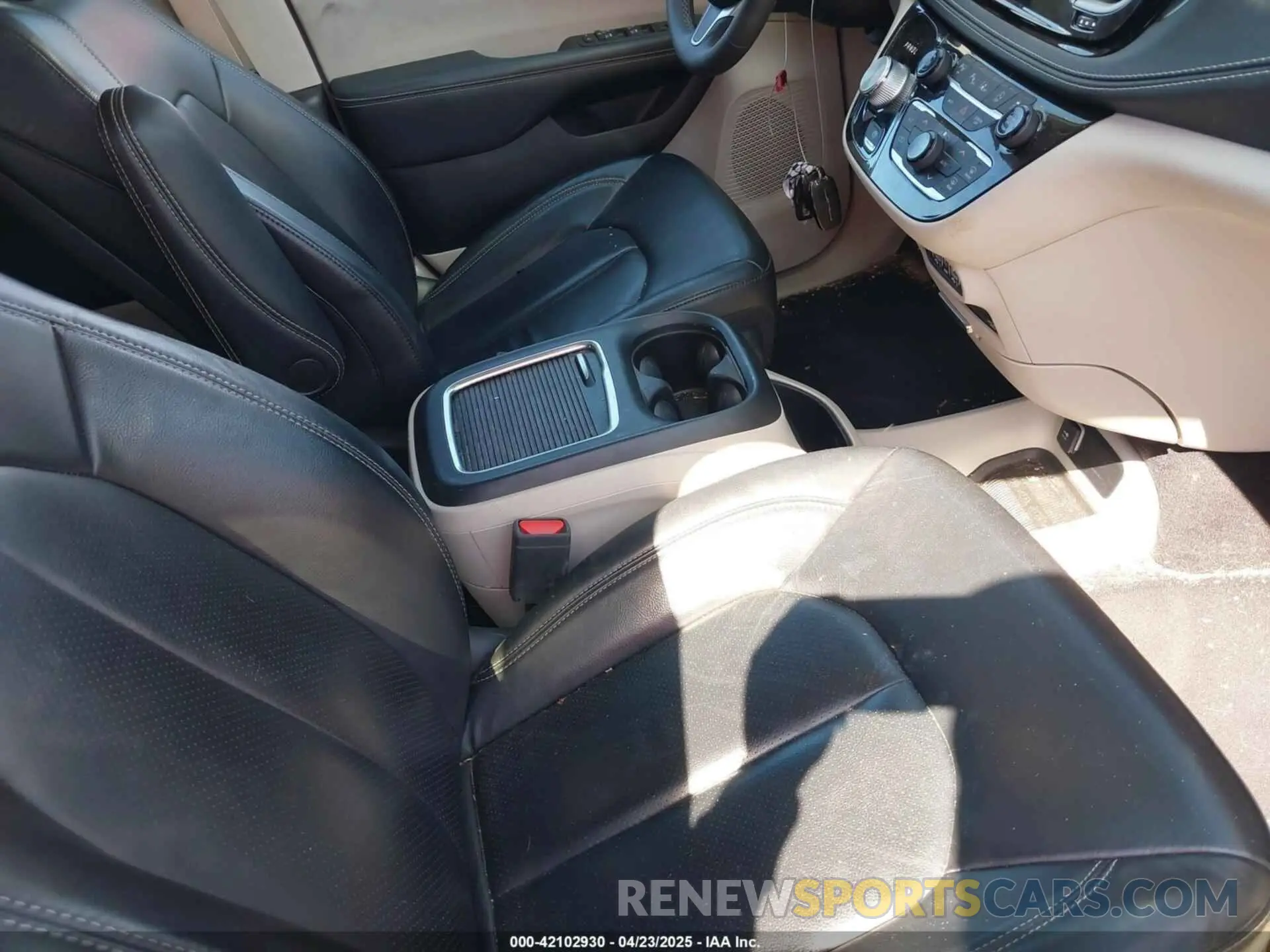 5 Фотография поврежденного автомобиля 2C4RC3BG8NR228030 CHRYSLER PACIFICA 2022