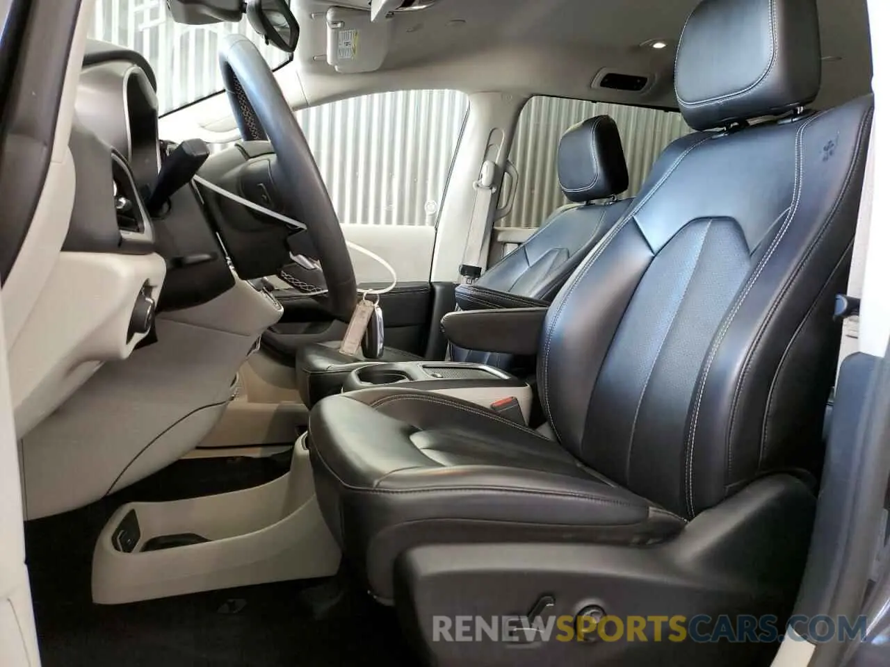 7 Фотография поврежденного автомобиля 2C4RC1BG0PR514641 CHRYSLER PACIFICA 2023
