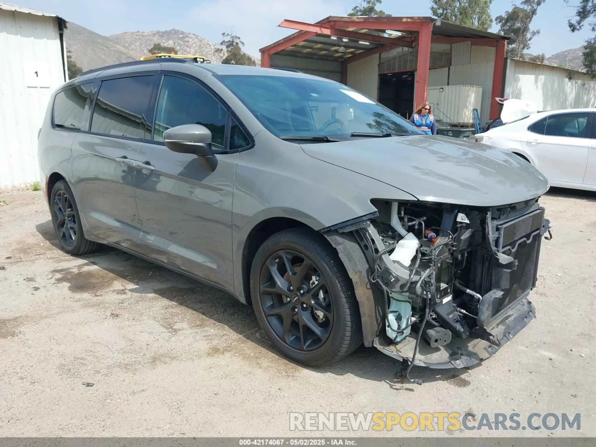 1 Photograph of a damaged car 2C4RC1BG0PR517961 CHRYSLER PACIFICA 2023