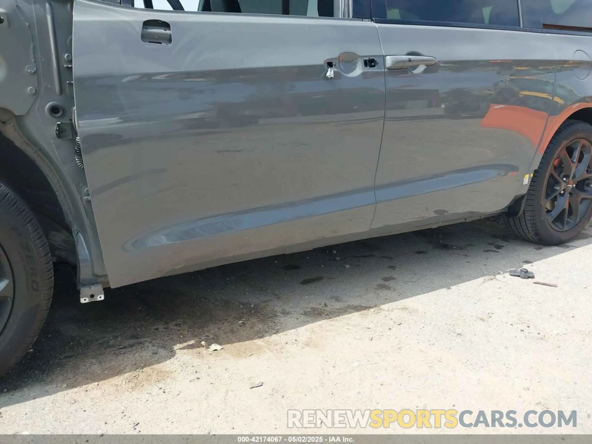 19 Photograph of a damaged car 2C4RC1BG0PR517961 CHRYSLER PACIFICA 2023