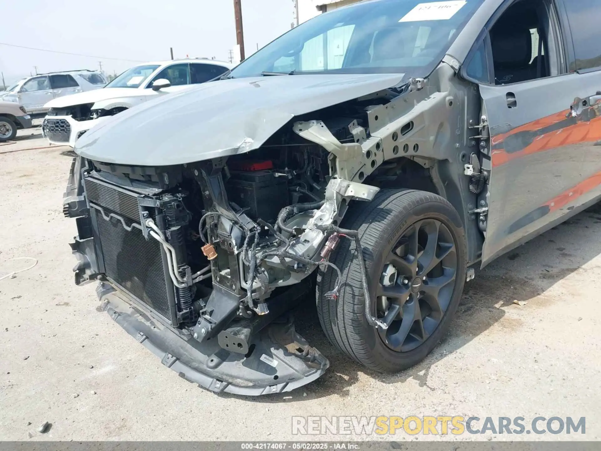 6 Photograph of a damaged car 2C4RC1BG0PR517961 CHRYSLER PACIFICA 2023