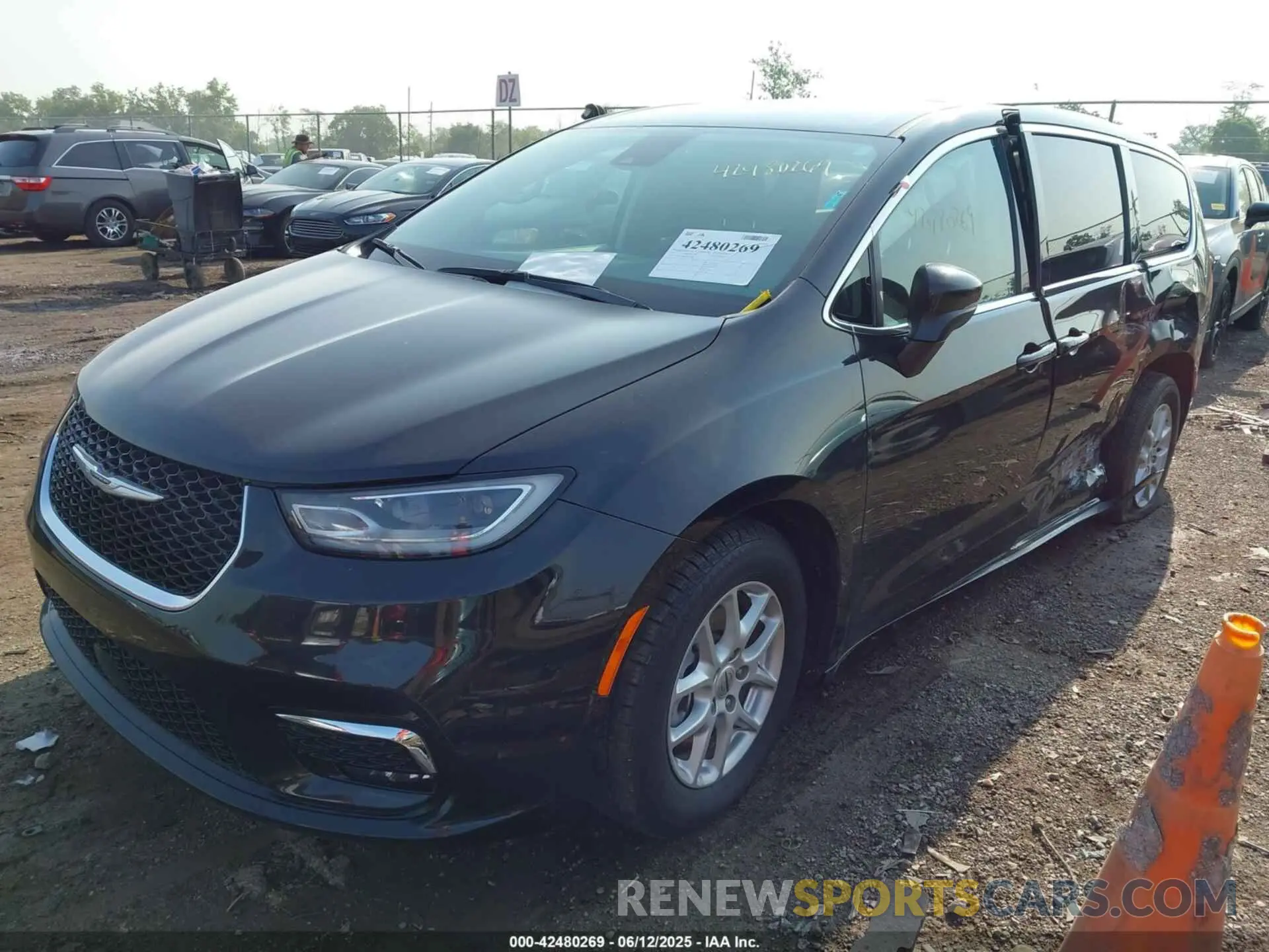 2 Photograph of a damaged car 2C4RC1BG0PR533366 CHRYSLER PACIFICA 2023