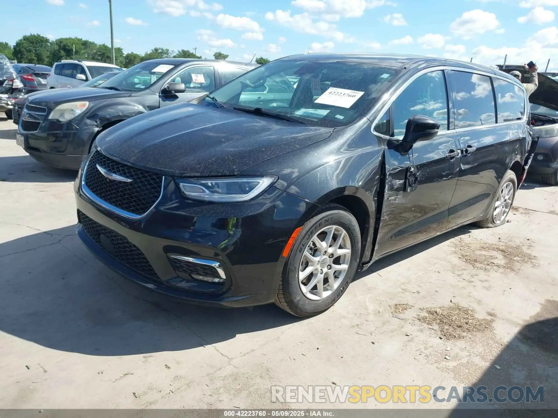 2 Фотография поврежденного автомобиля 2C4RC1BG0PR586391 CHRYSLER PACIFICA 2023
