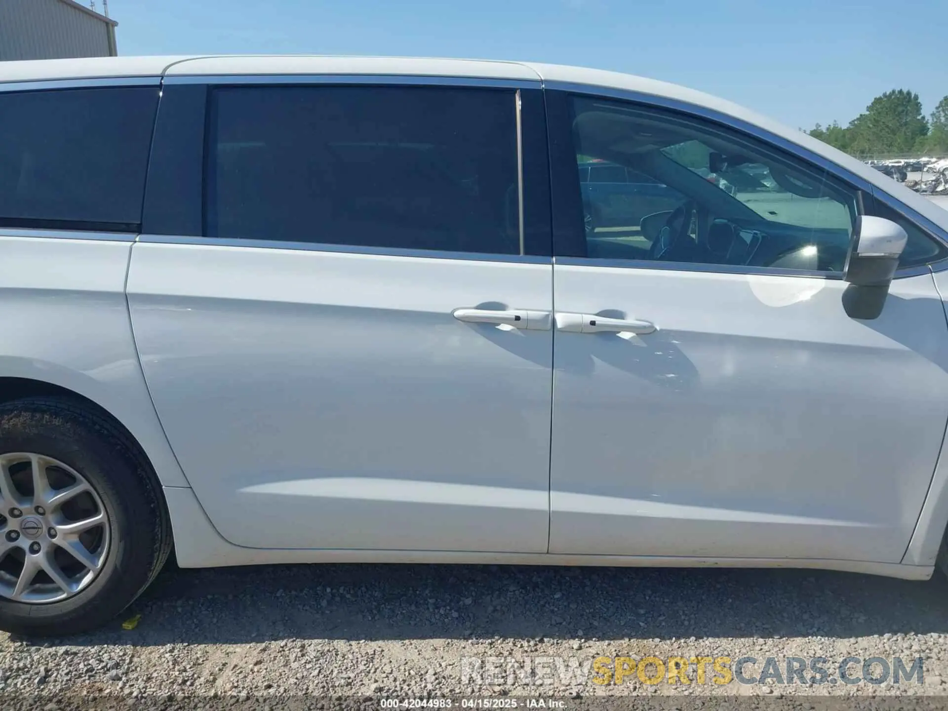 13 Фотография поврежденного автомобиля 2C4RC1BG0PR616151 CHRYSLER PACIFICA 2023