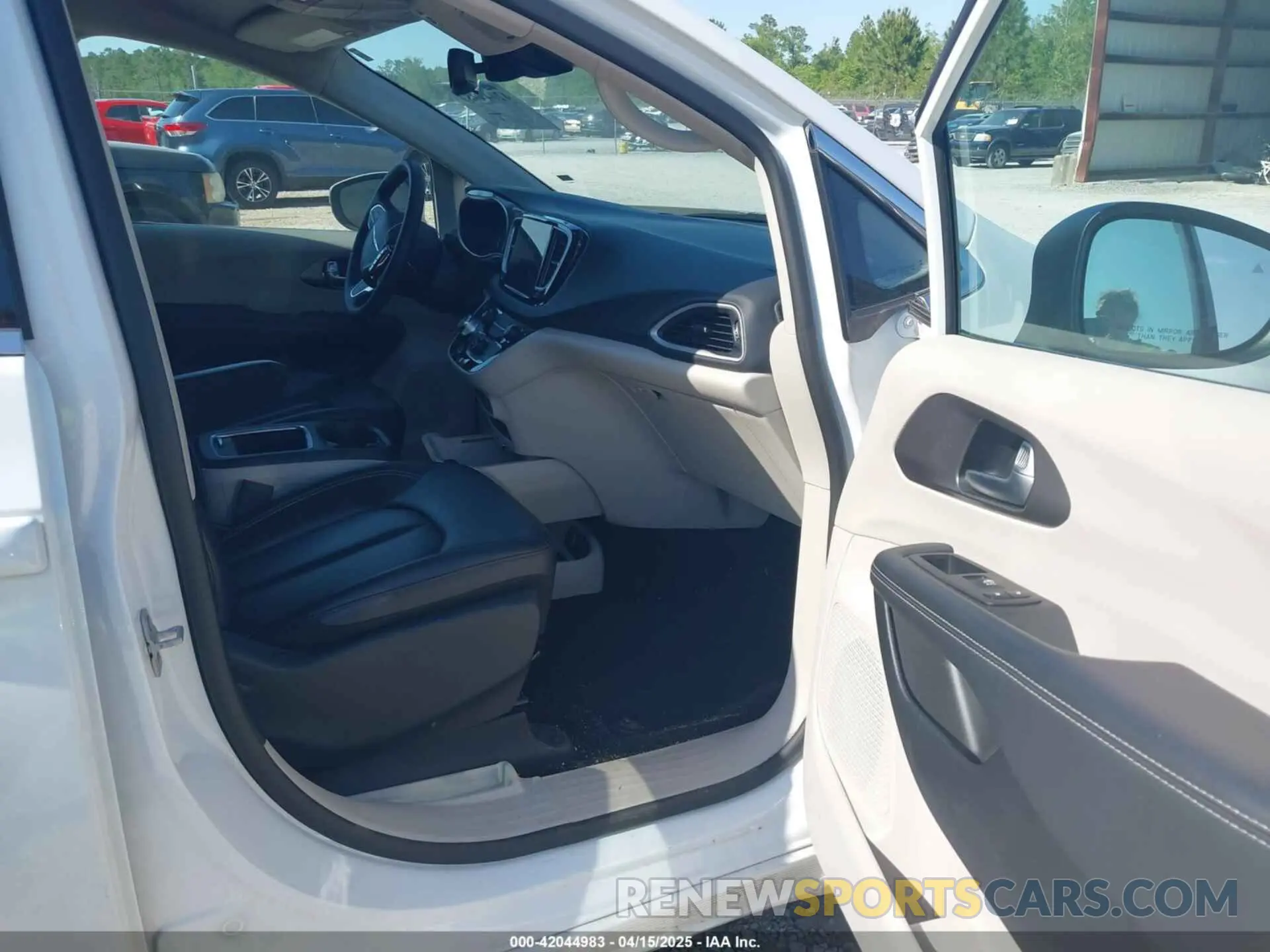 5 Фотография поврежденного автомобиля 2C4RC1BG0PR616151 CHRYSLER PACIFICA 2023