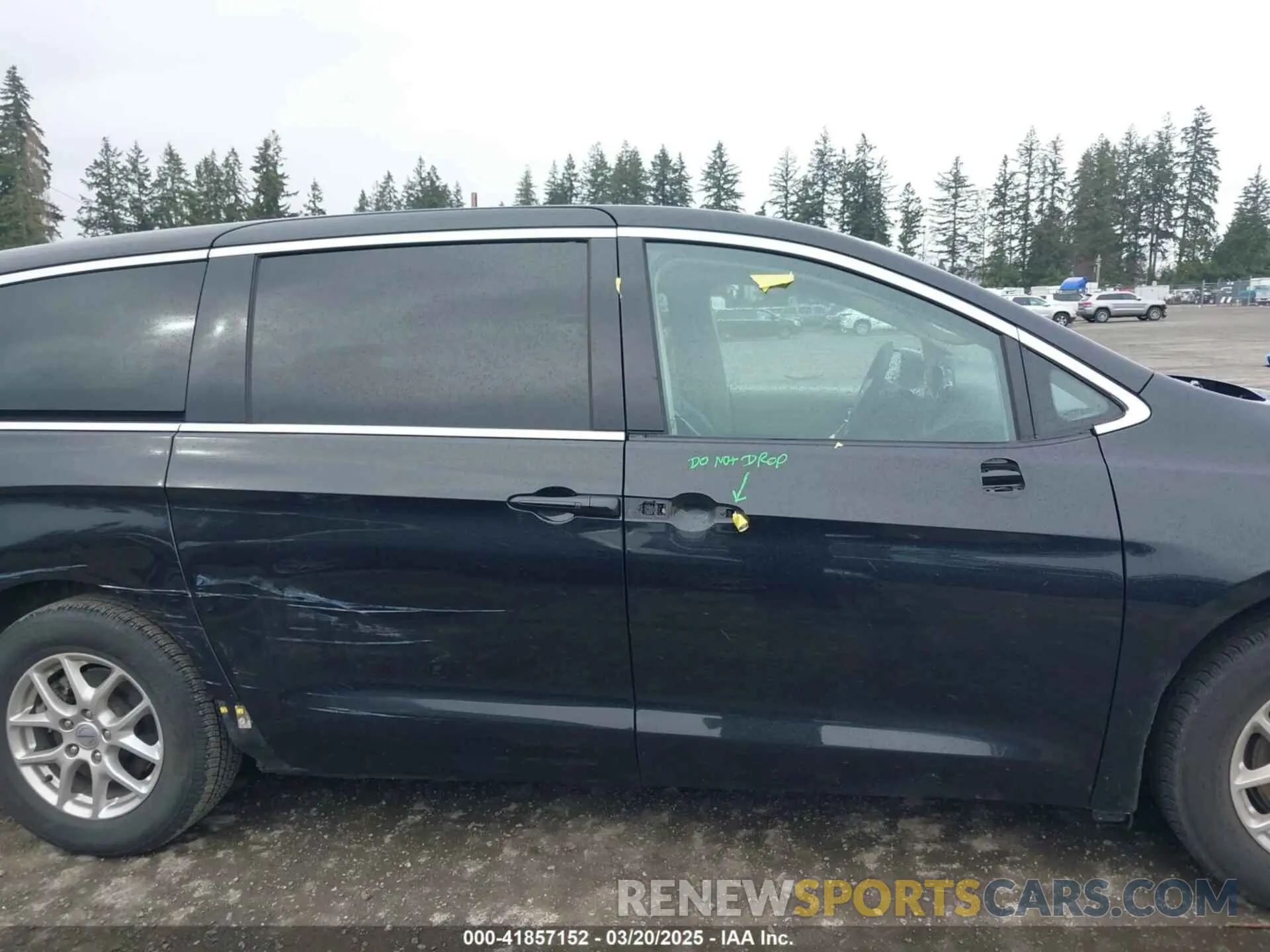 14 Photograph of a damaged car 2C4RC1BG0PR625237 CHRYSLER PACIFICA 2023