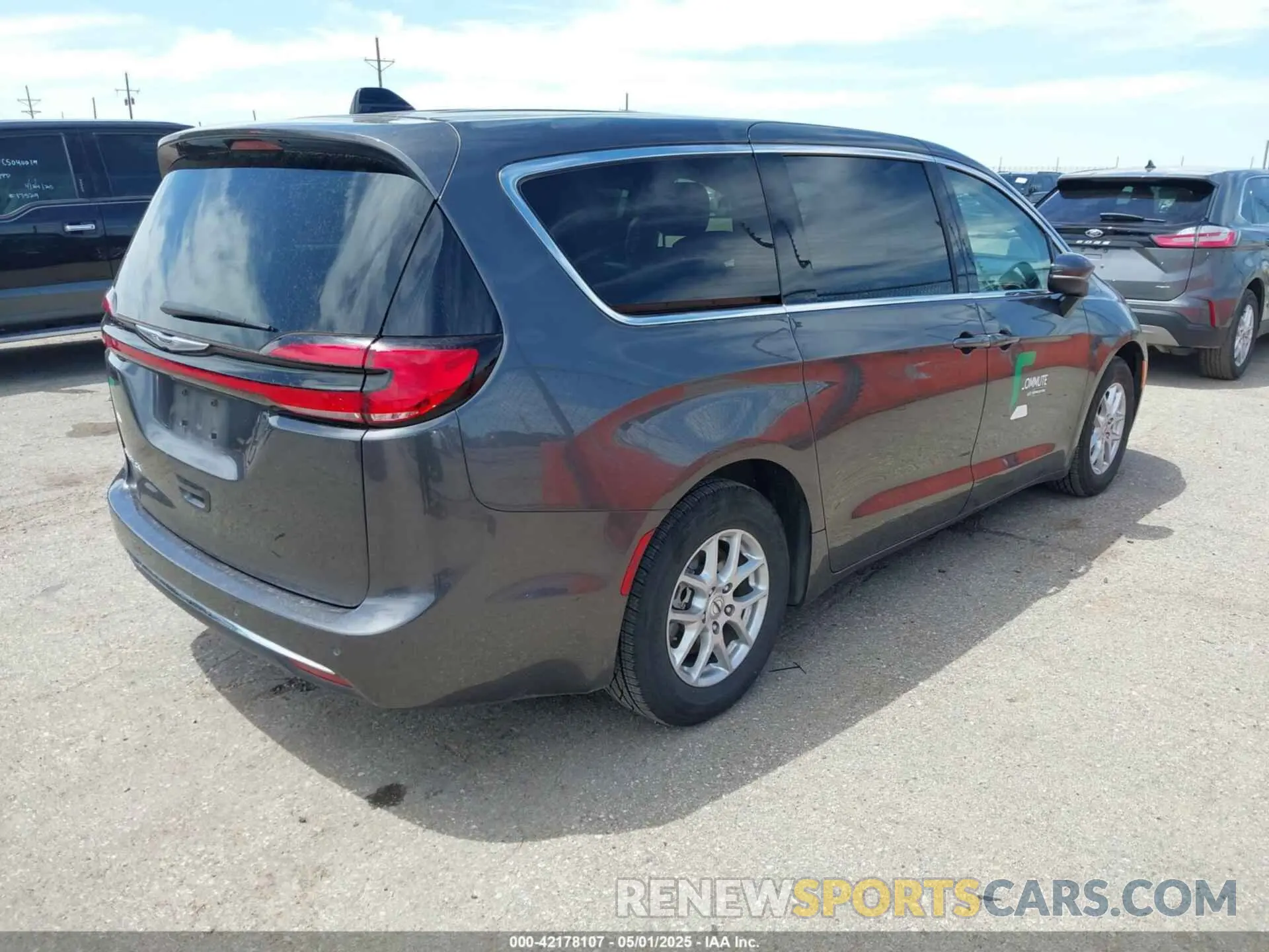 4 Photograph of a damaged car 2C4RC1BG1PR536602 CHRYSLER PACIFICA 2023