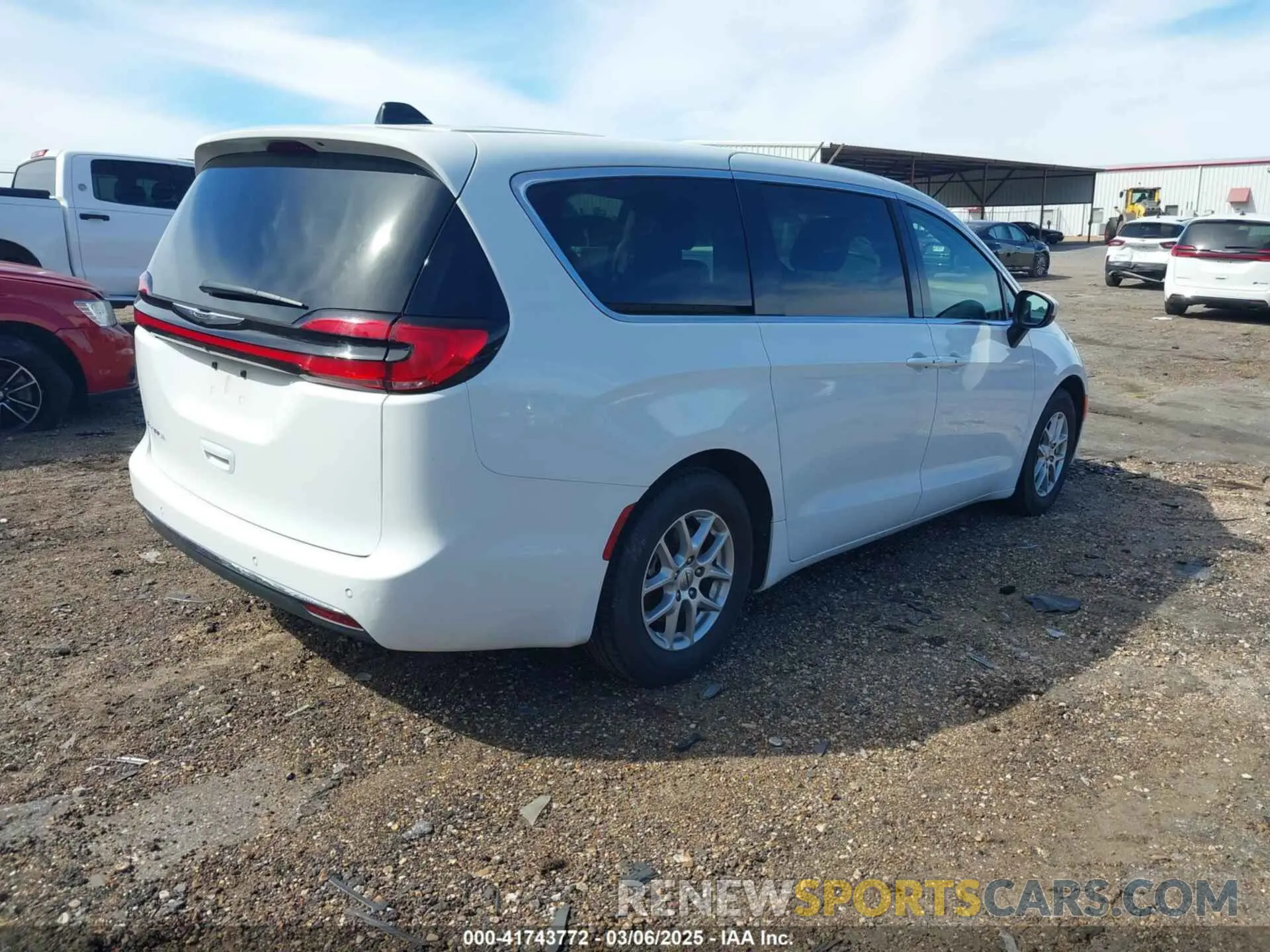 4 Photograph of a damaged car 2C4RC1BG1PR557529 CHRYSLER PACIFICA 2023