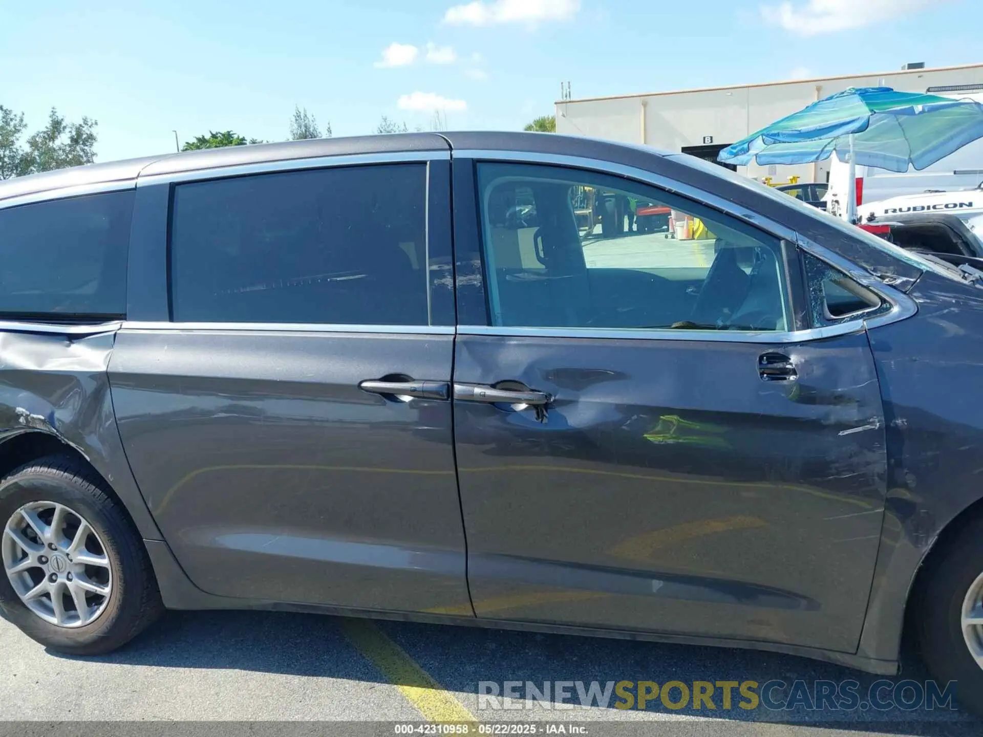 13 Фотография поврежденного автомобиля 2C4RC1BG1PR587193 CHRYSLER PACIFICA 2023