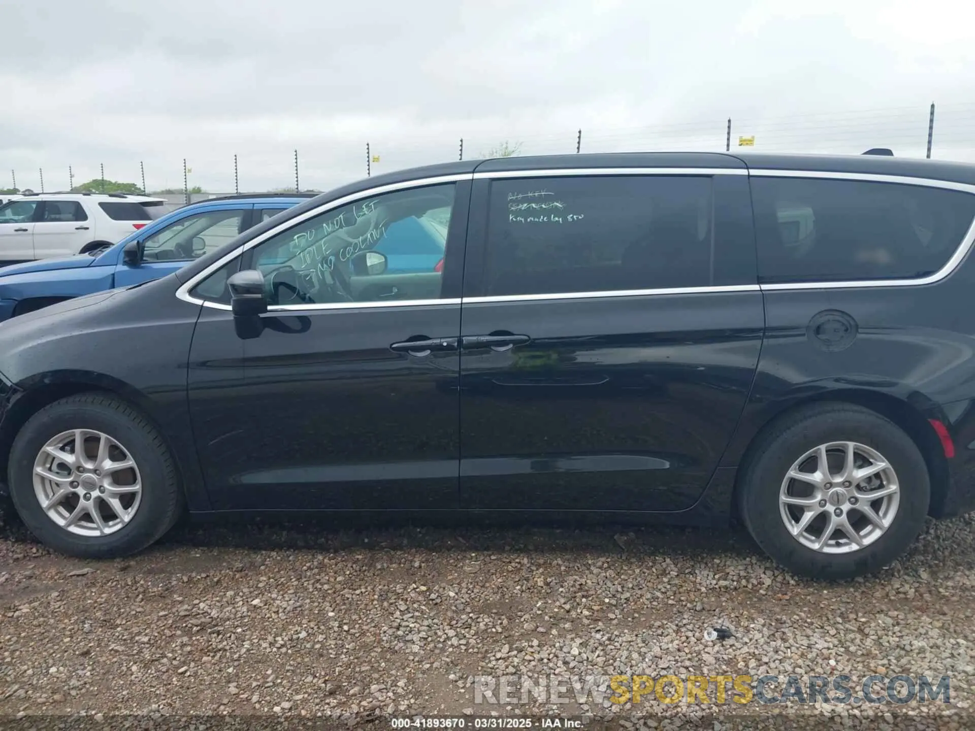 14 Photograph of a damaged car 2C4RC1BG1PR596847 CHRYSLER PACIFICA 2023
