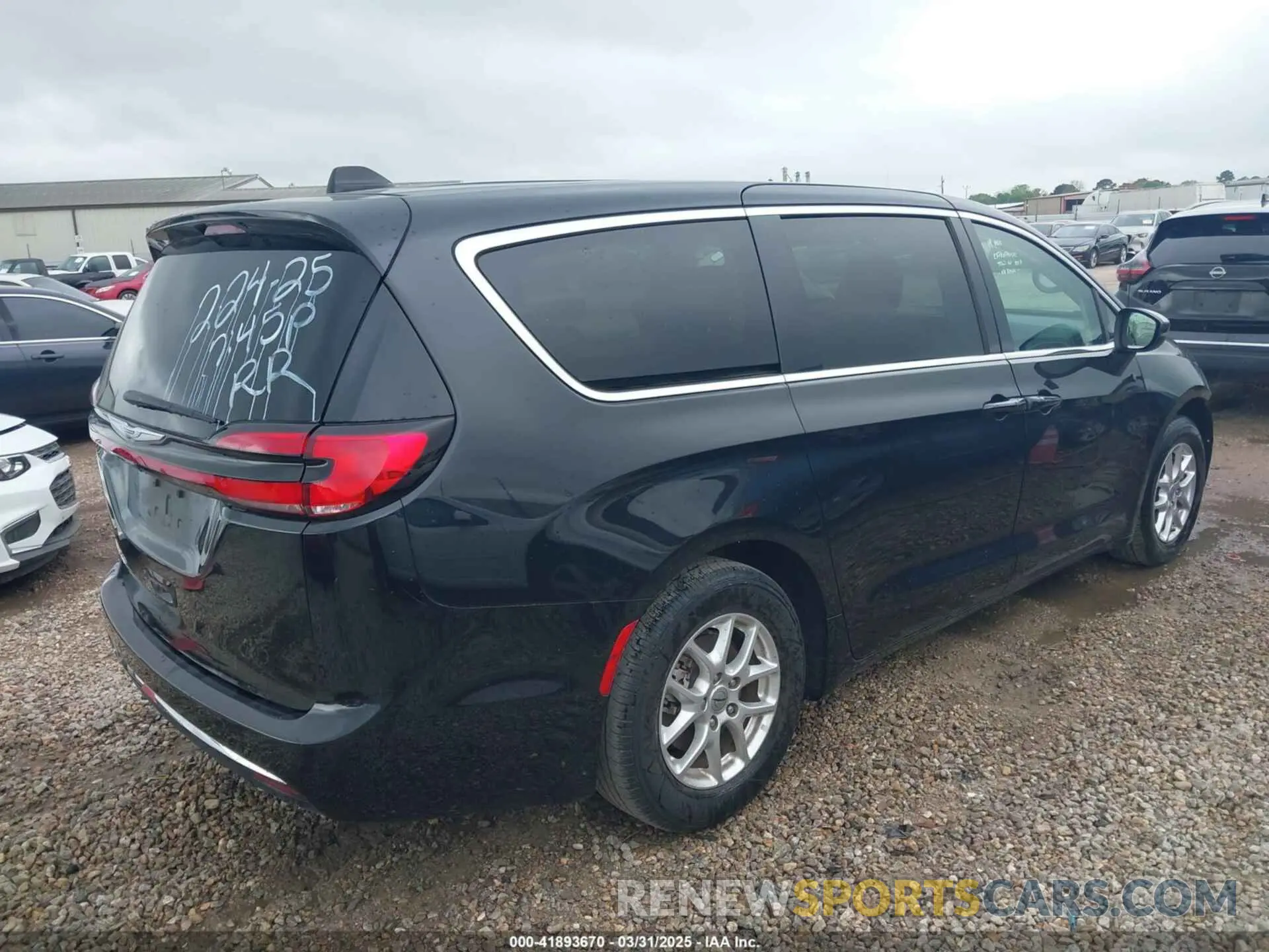 4 Photograph of a damaged car 2C4RC1BG1PR596847 CHRYSLER PACIFICA 2023