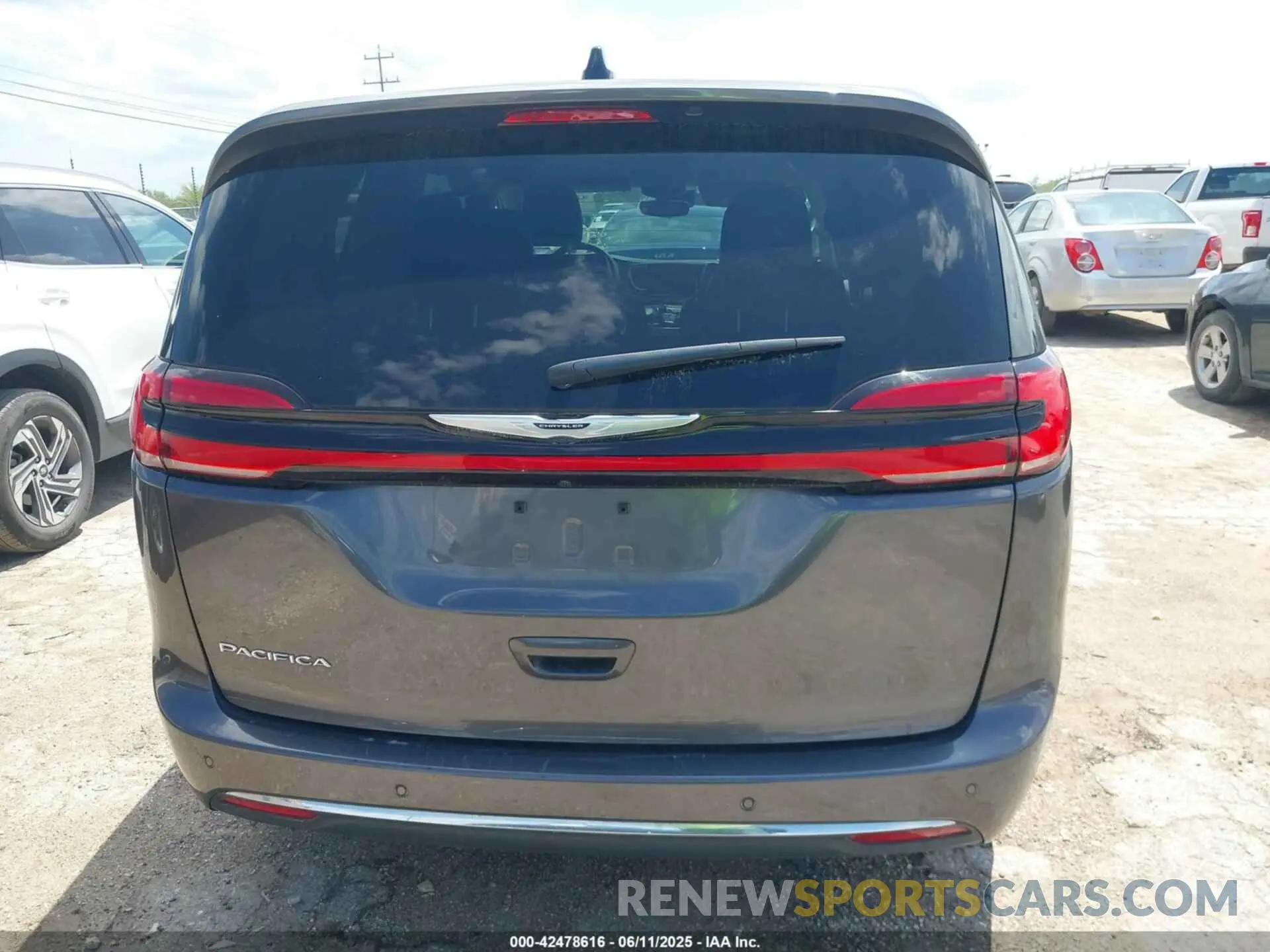 16 Photograph of a damaged car 2C4RC1BG1PR612691 CHRYSLER PACIFICA 2023