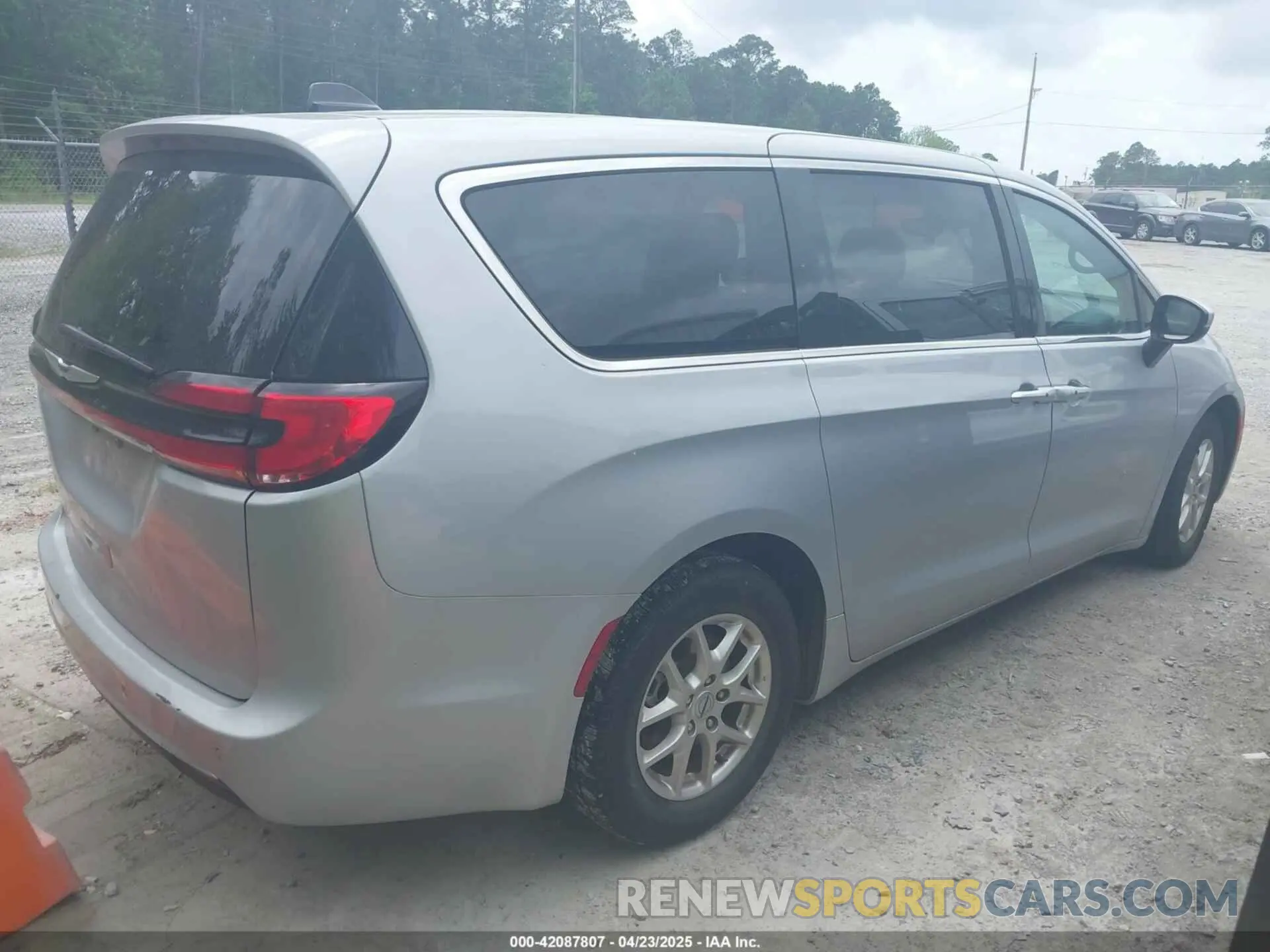 4 Фотография поврежденного автомобиля 2C4RC1BG1PR620094 CHRYSLER PACIFICA 2023