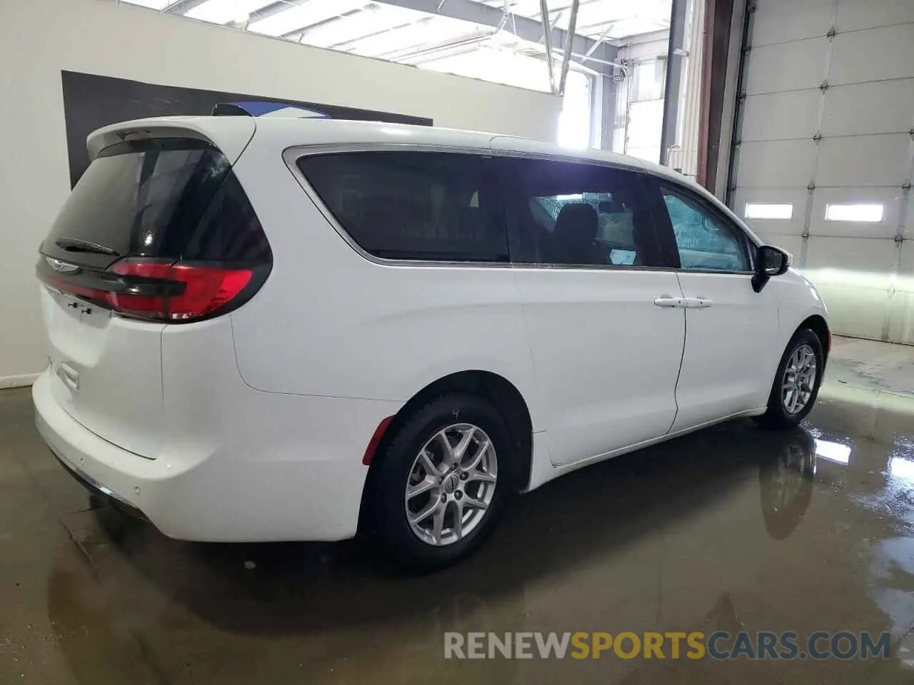 3 Photograph of a damaged car 2C4RC1BG2PR533384 CHRYSLER PACIFICA 2023