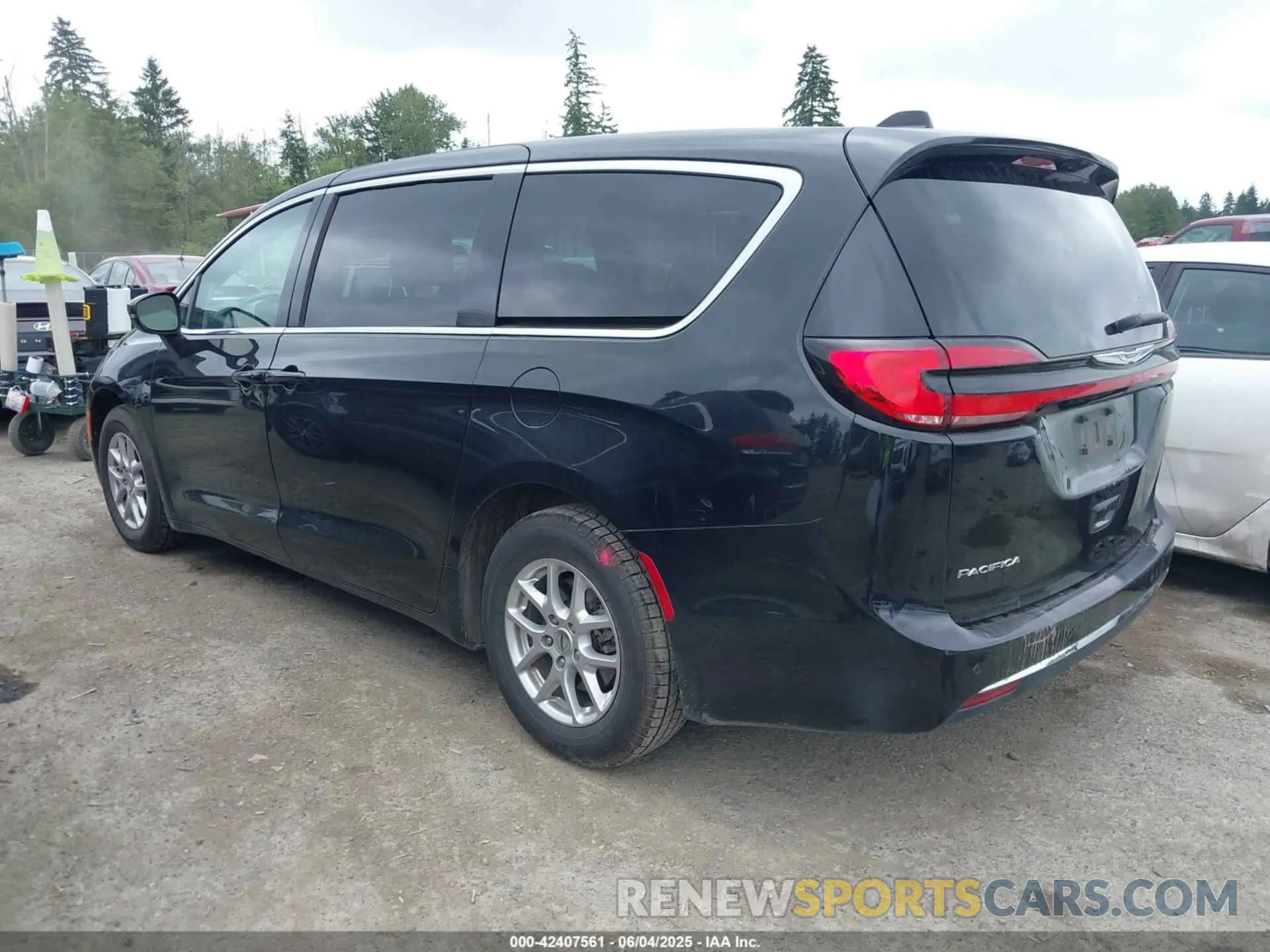 3 Фотография поврежденного автомобиля 2C4RC1BG2PR534793 CHRYSLER PACIFICA 2023