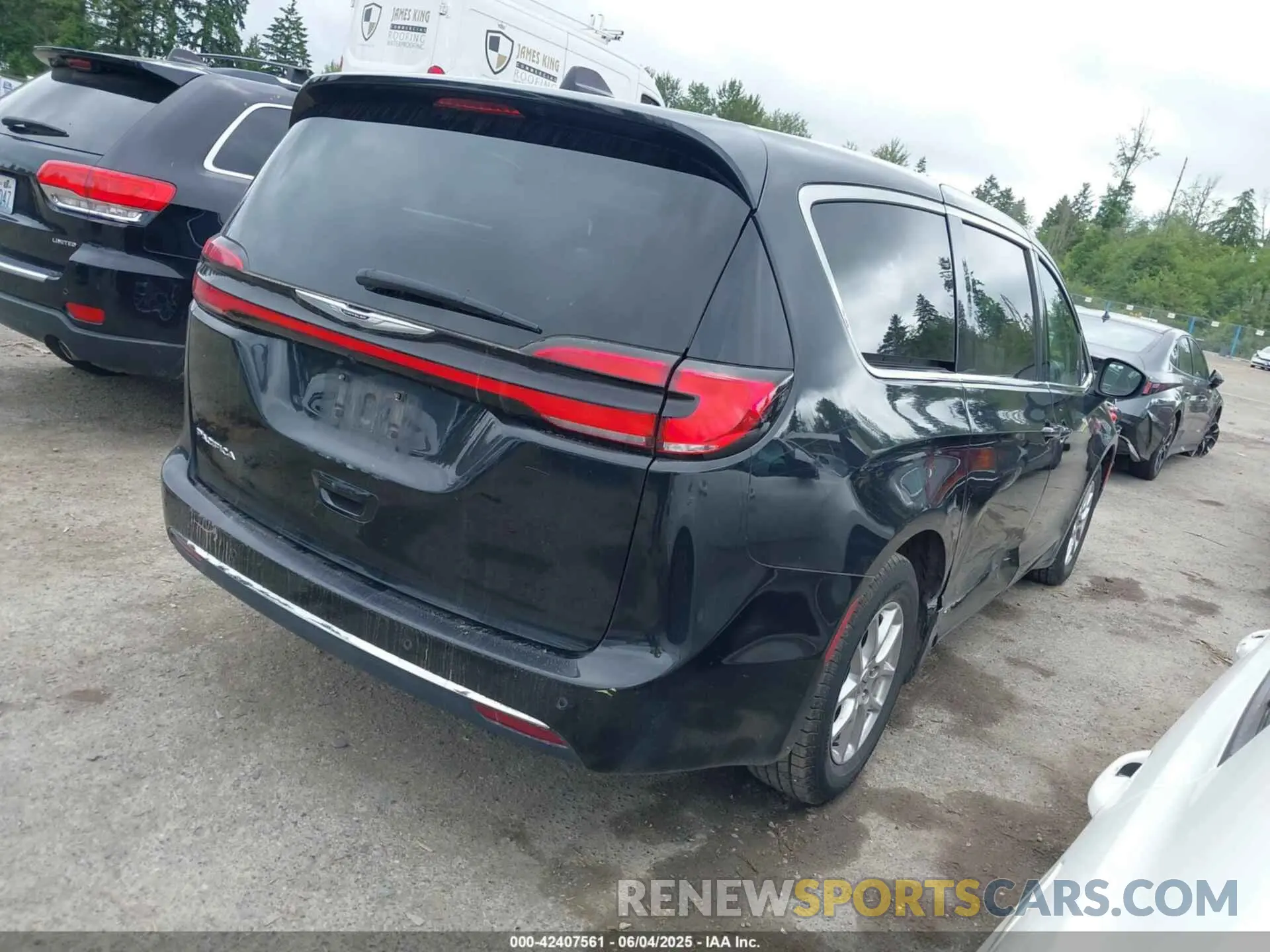 4 Фотография поврежденного автомобиля 2C4RC1BG2PR534793 CHRYSLER PACIFICA 2023