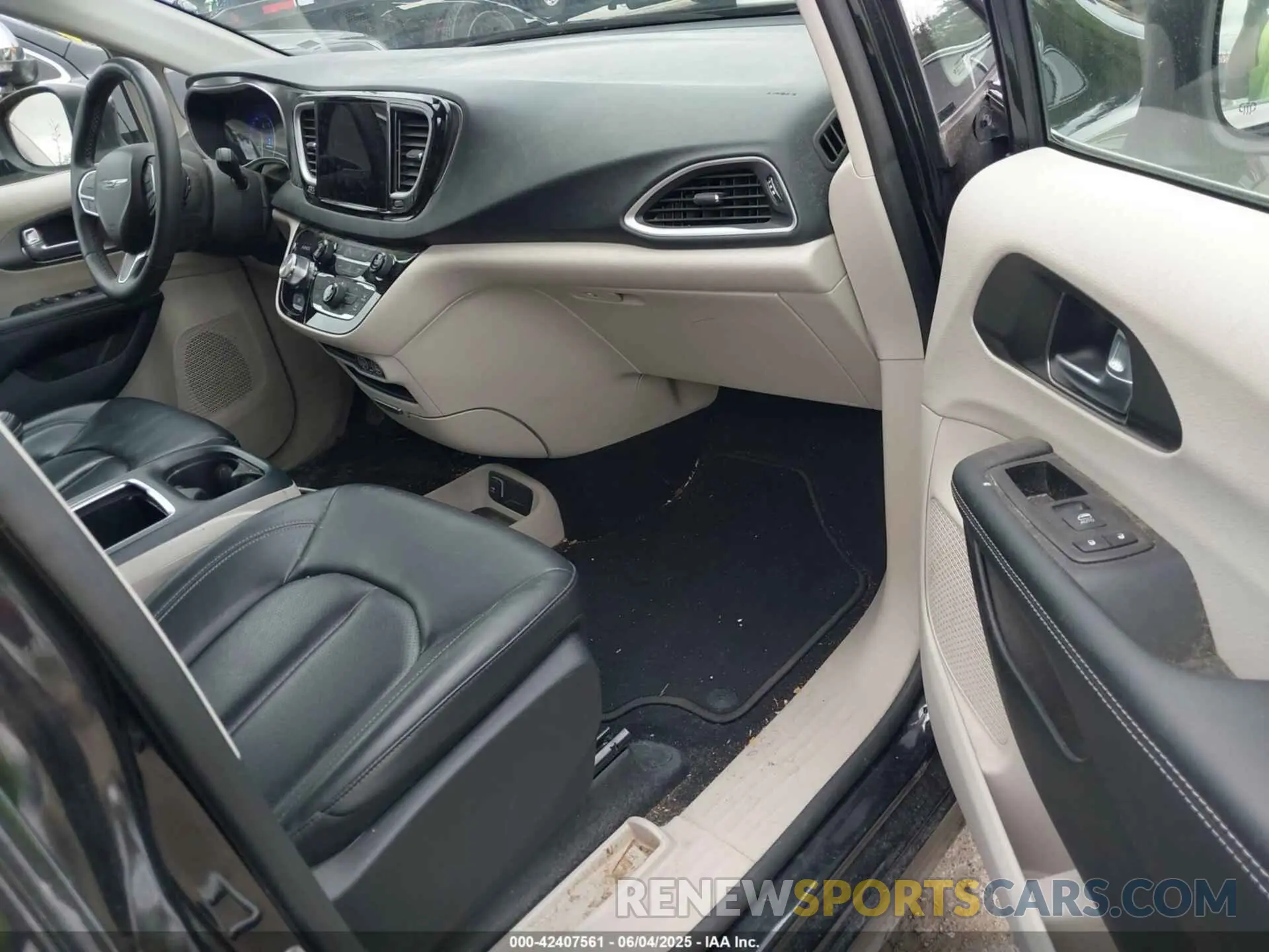 5 Фотография поврежденного автомобиля 2C4RC1BG2PR534793 CHRYSLER PACIFICA 2023