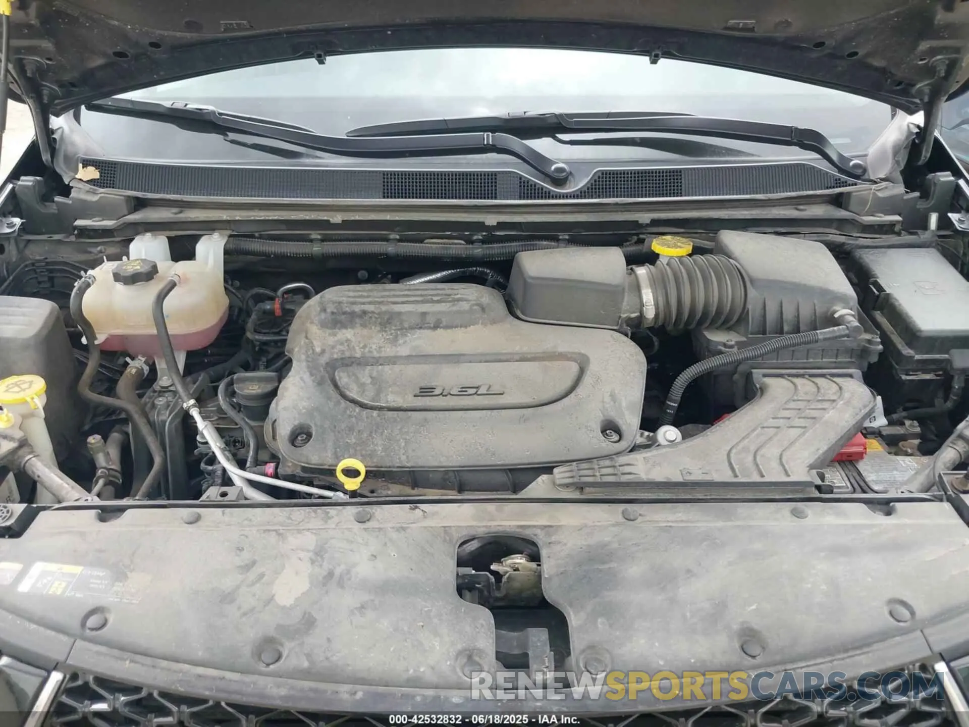 10 Photograph of a damaged car 2C4RC1BG2PR560147 CHRYSLER PACIFICA 2023