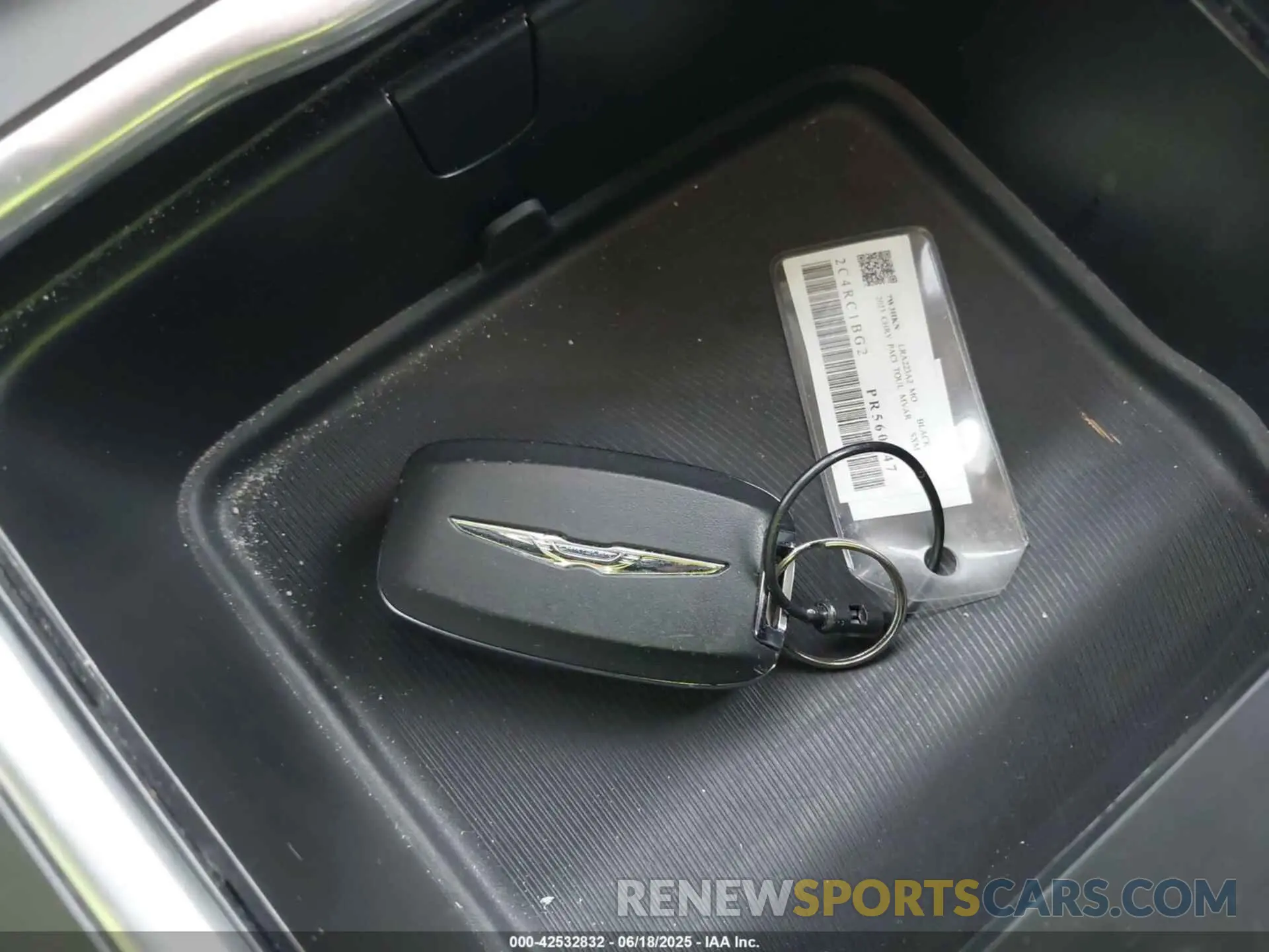 11 Photograph of a damaged car 2C4RC1BG2PR560147 CHRYSLER PACIFICA 2023