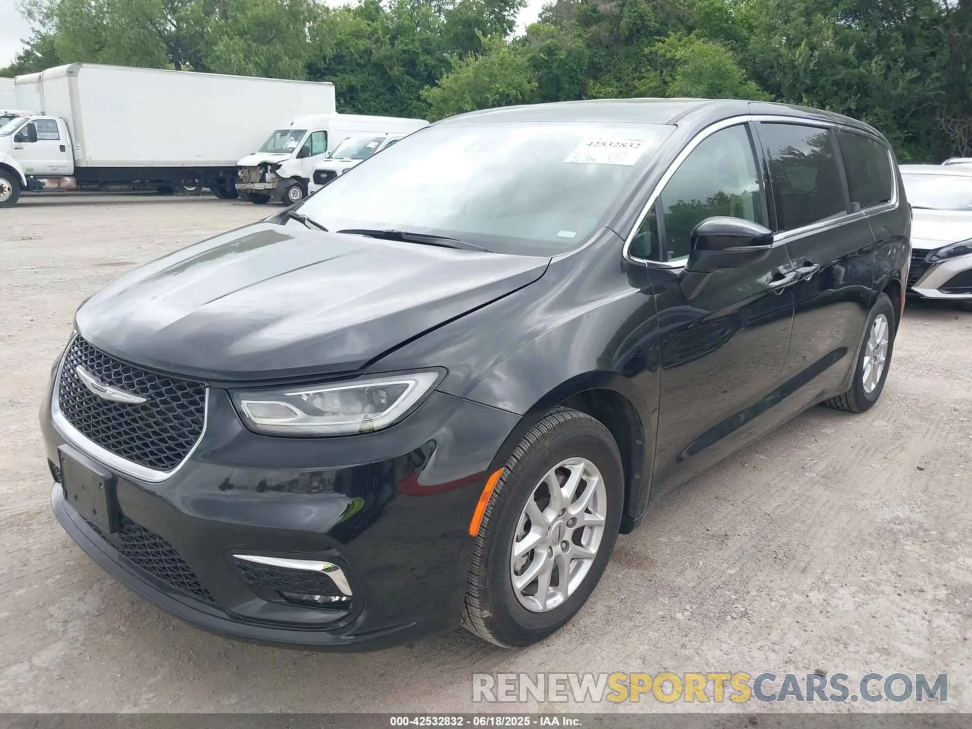 2 Photograph of a damaged car 2C4RC1BG2PR560147 CHRYSLER PACIFICA 2023