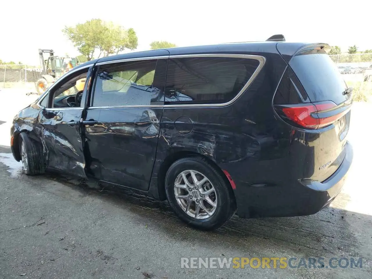 2 Photograph of a damaged car 2C4RC1BG2PR605667 CHRYSLER PACIFICA 2023