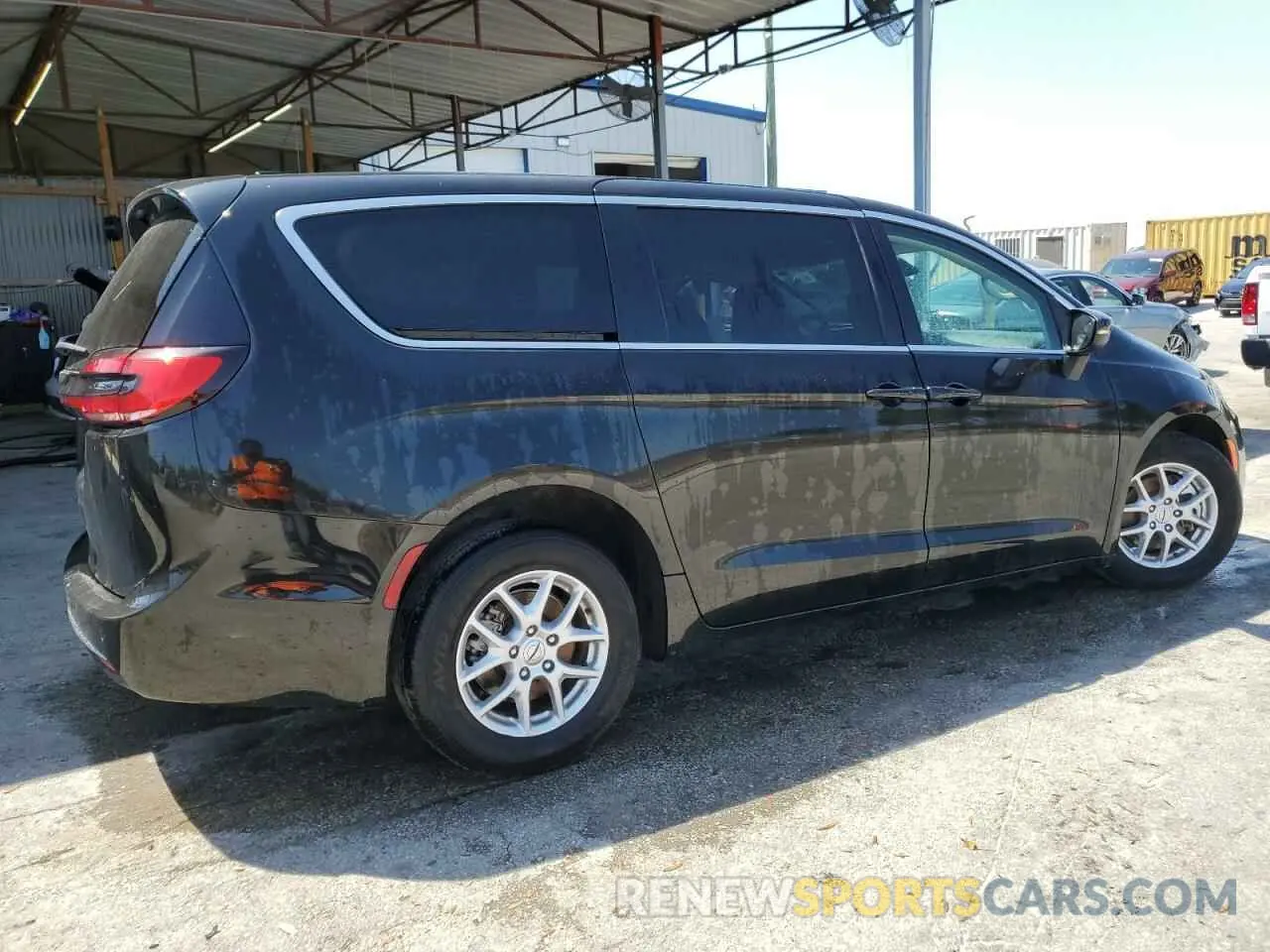 3 Photograph of a damaged car 2C4RC1BG2PR605667 CHRYSLER PACIFICA 2023