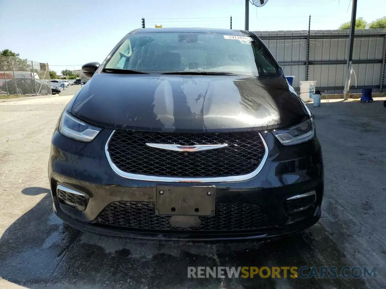 5 Photograph of a damaged car 2C4RC1BG2PR605667 CHRYSLER PACIFICA 2023