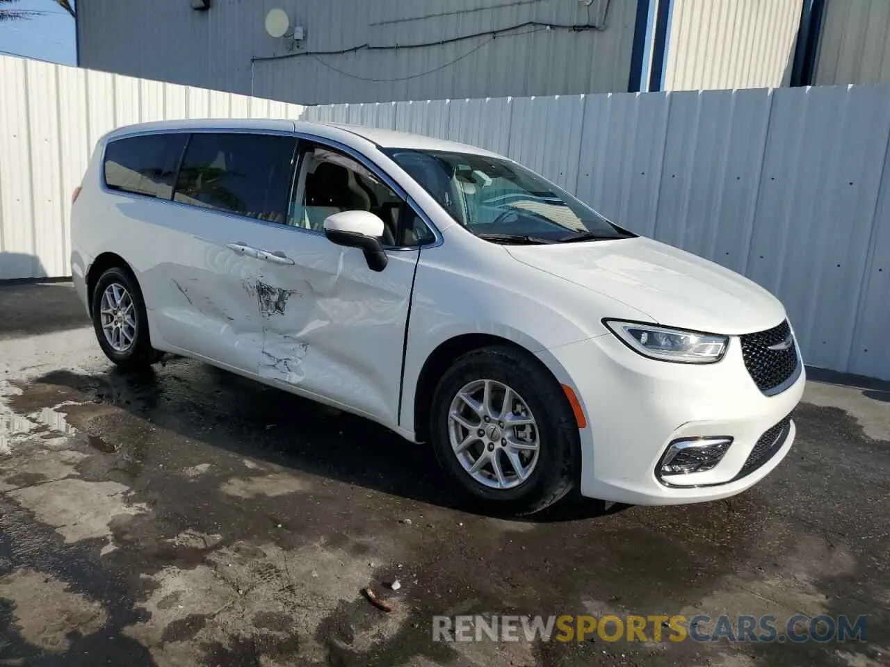 4 Photograph of a damaged car 2C4RC1BG2PR605894 CHRYSLER PACIFICA 2023