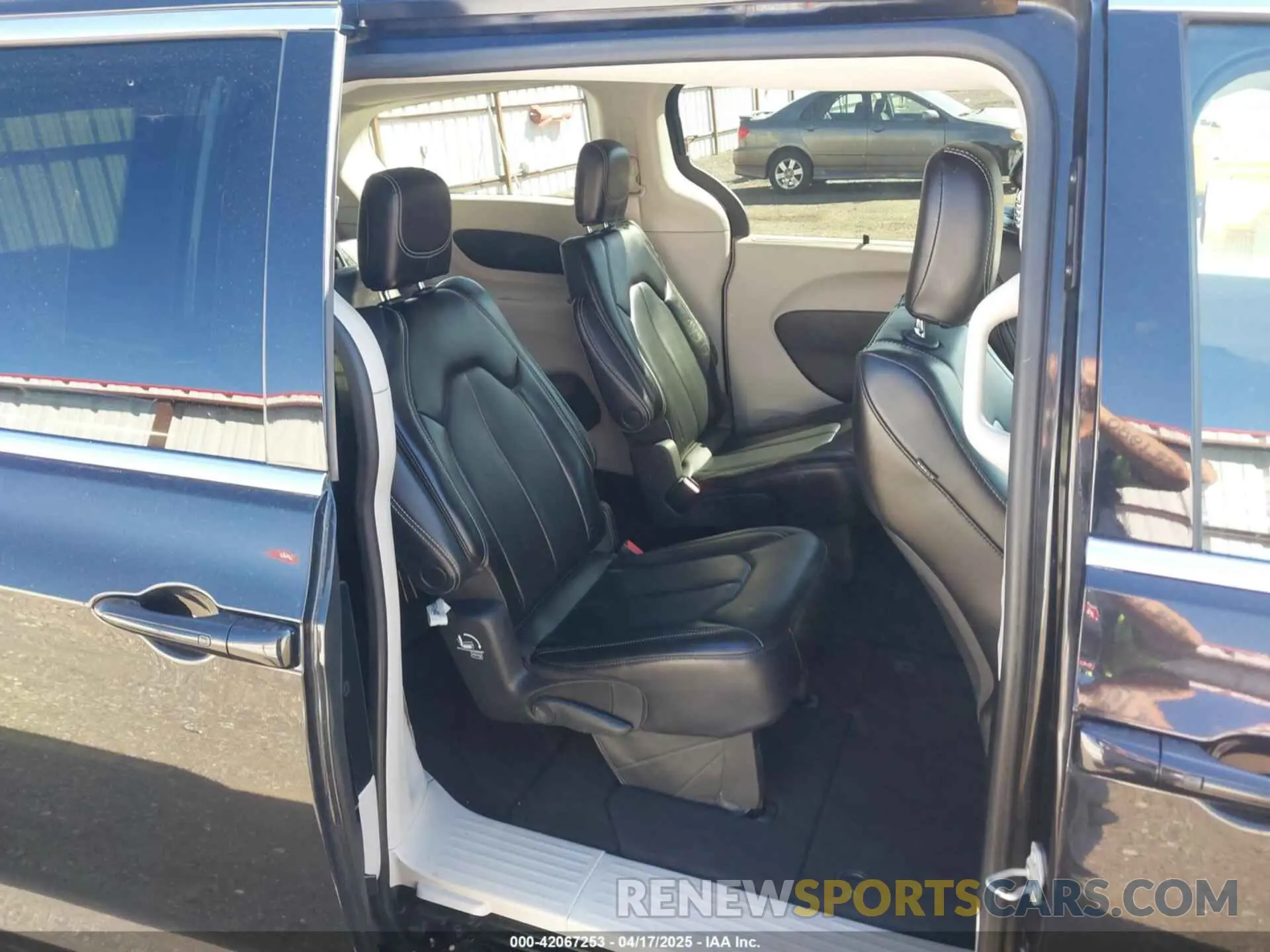 8 Фотография поврежденного автомобиля 2C4RC1BG3PR533863 CHRYSLER PACIFICA 2023