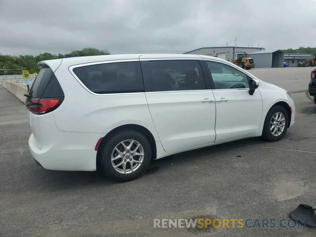 3 Photograph of a damaged car 2C4RC1BG3PR571948 CHRYSLER PACIFICA 2023