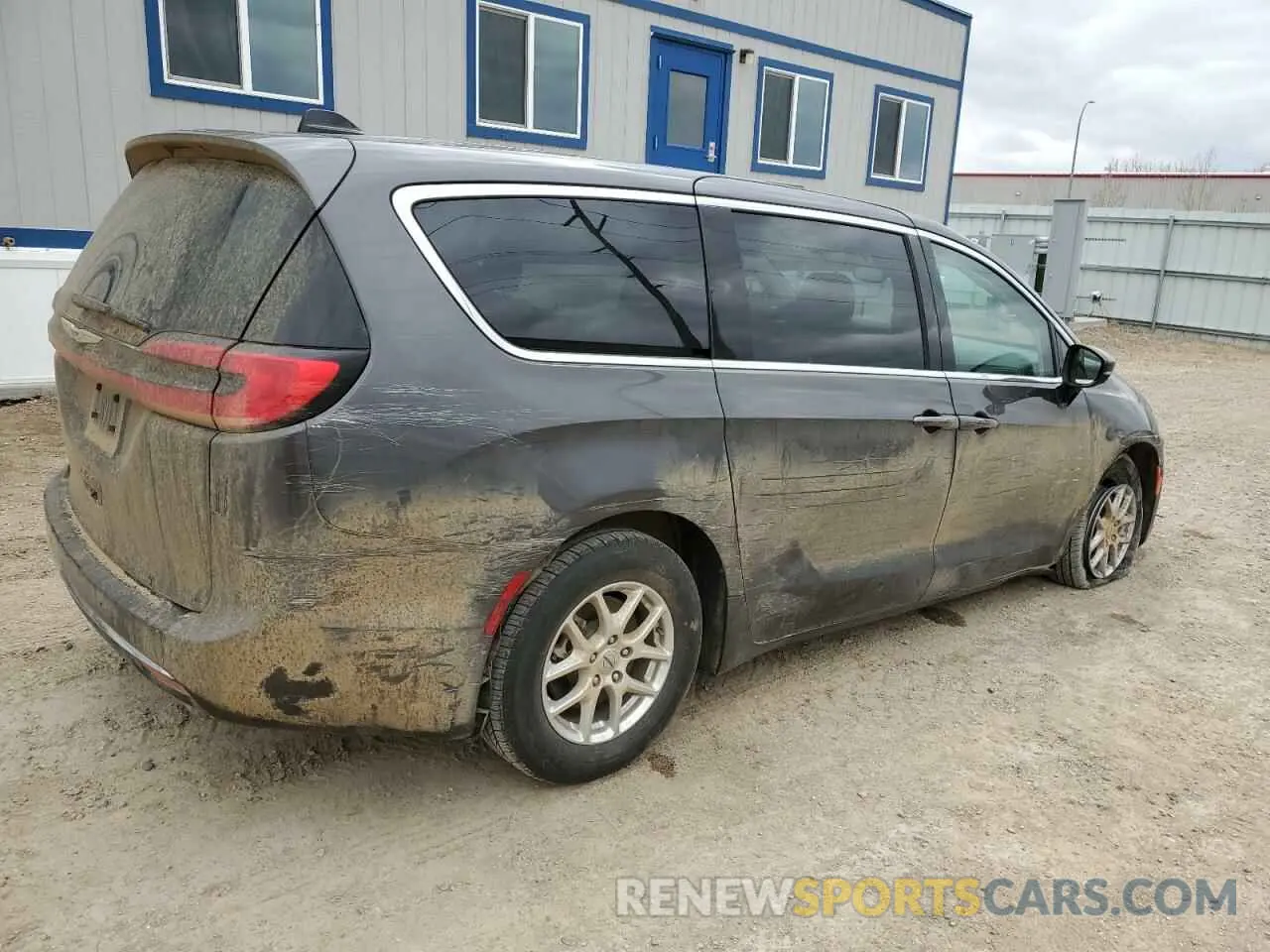 3 Photograph of a damaged car 2C4RC1BG3PR581895 CHRYSLER PACIFICA 2023