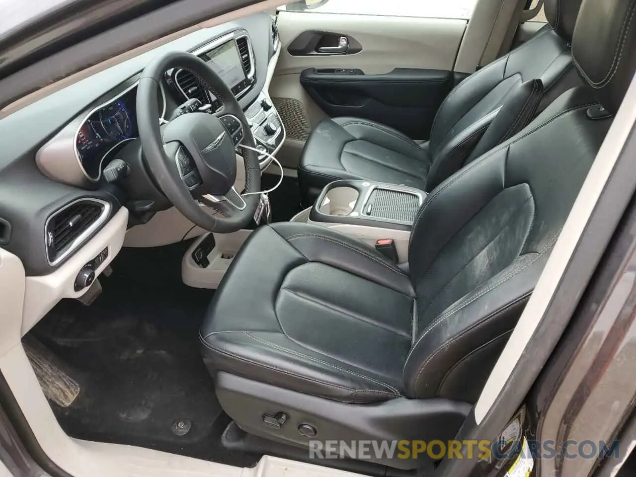 7 Photograph of a damaged car 2C4RC1BG3PR581895 CHRYSLER PACIFICA 2023