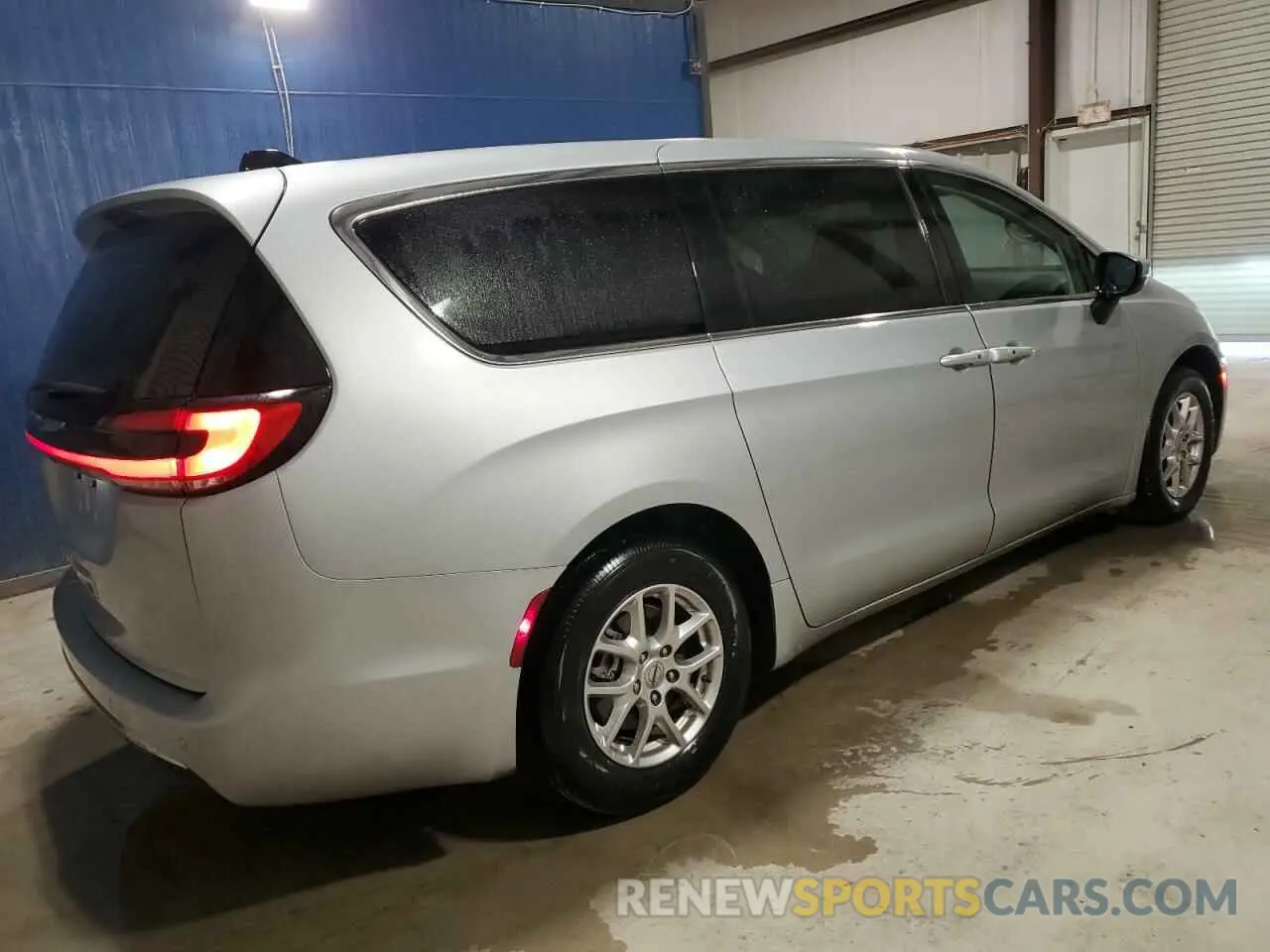 3 Фотография поврежденного автомобиля 2C4RC1BG3PR623966 CHRYSLER PACIFICA 2023