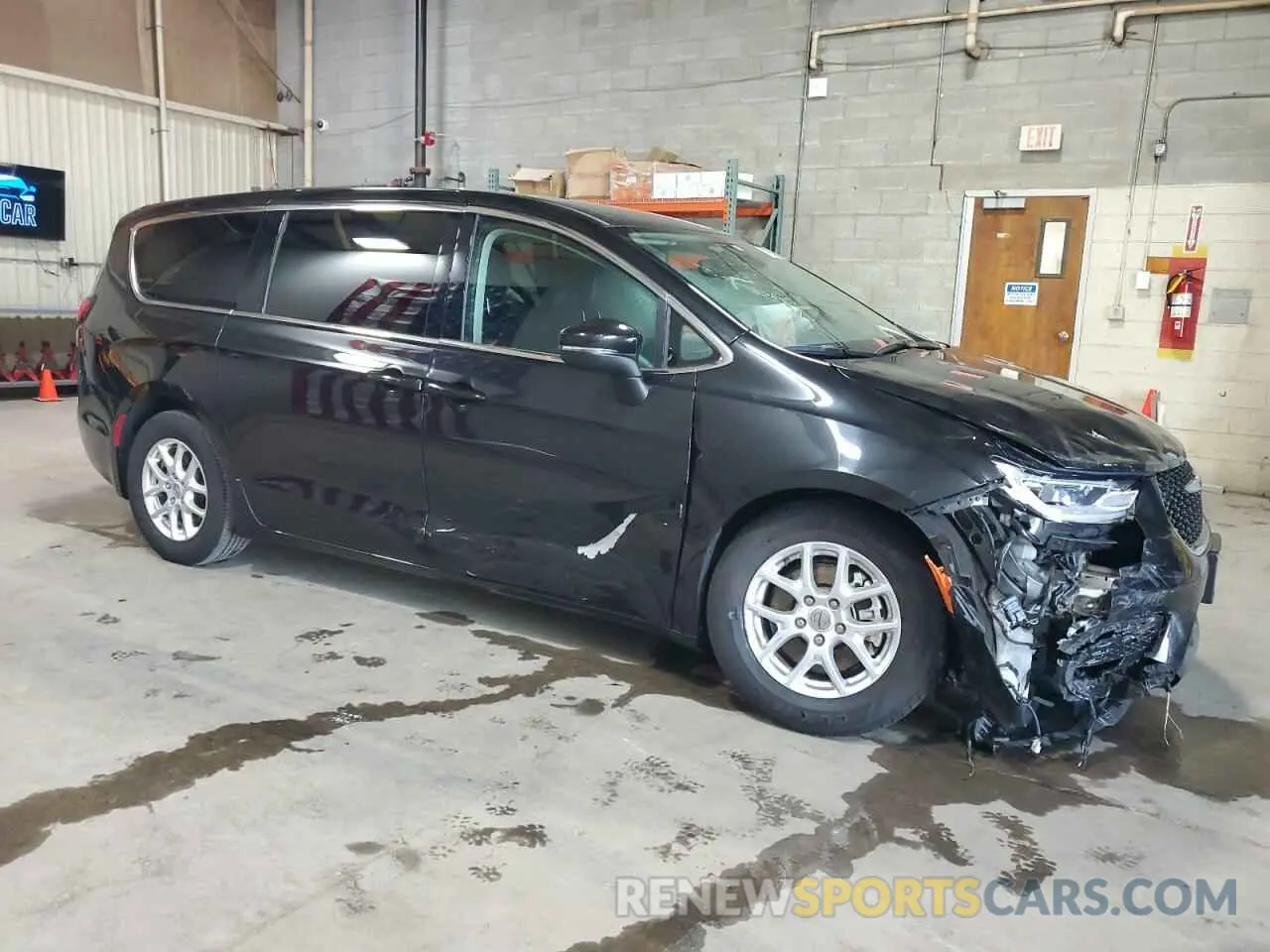 4 Фотография поврежденного автомобиля 2C4RC1BG3PR627824 CHRYSLER PACIFICA 2023