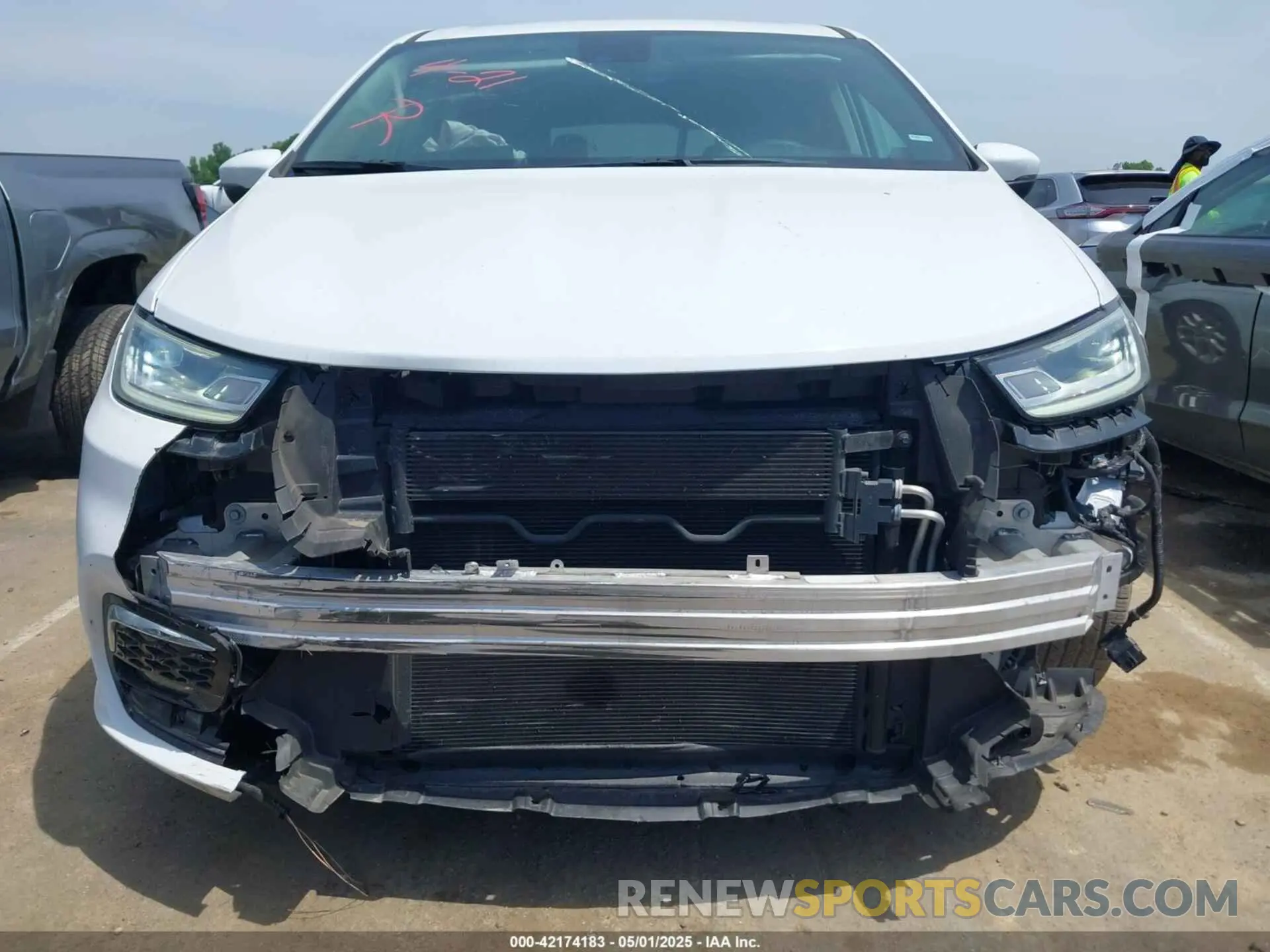 6 Photograph of a damaged car 2C4RC1BG4PR532933 CHRYSLER PACIFICA 2023